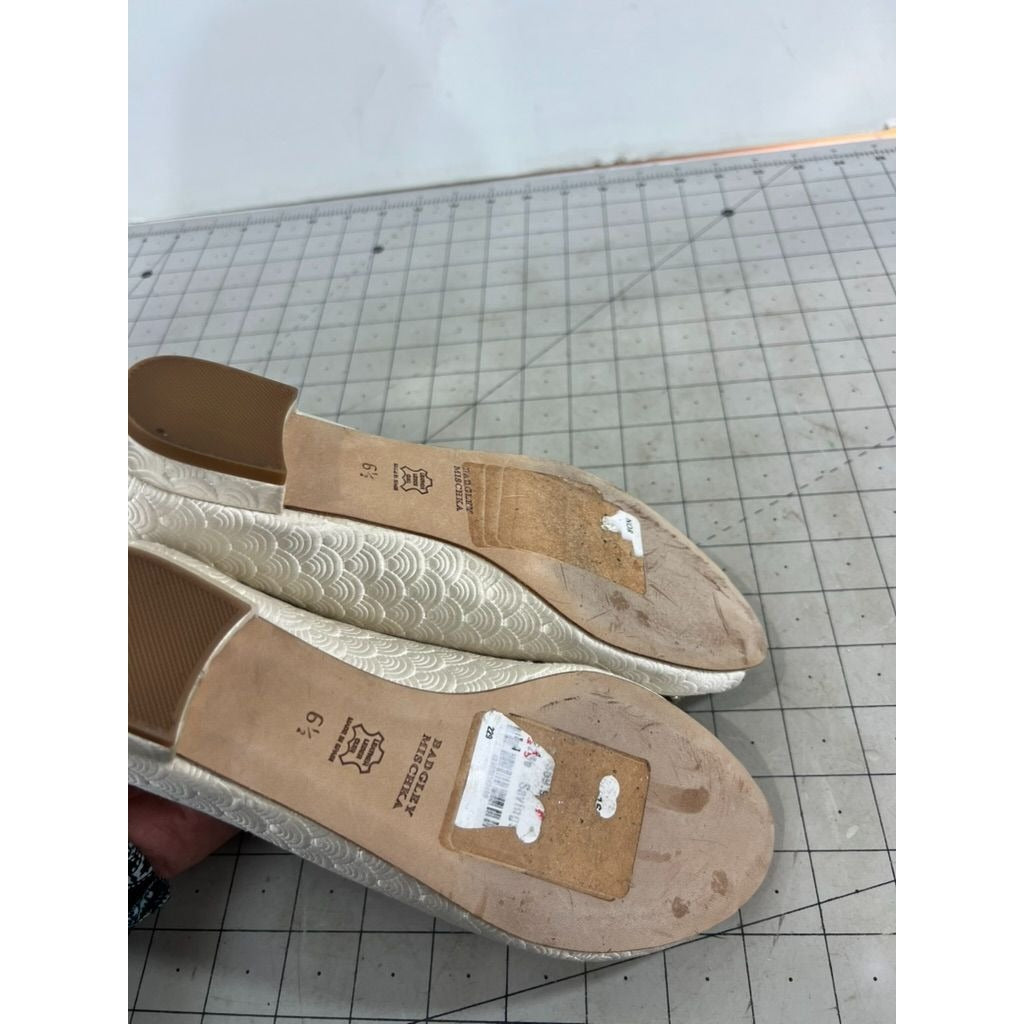Badgley Mischka Ivory Satin Embellished Flats Peep Toe Sz. 6.5 Leather Sole ~