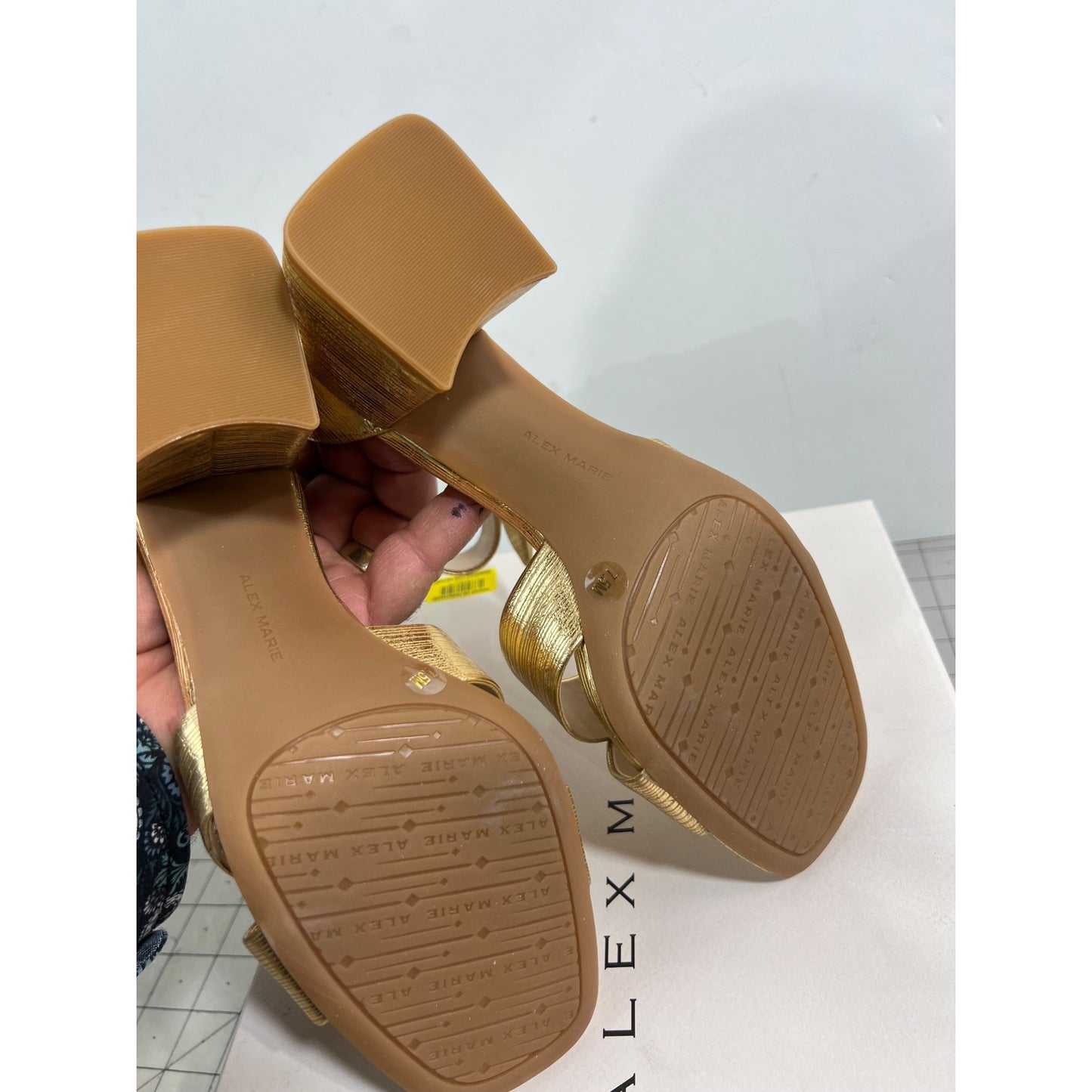 Alex Marie Adeline Gold Block Heel Women's Sandals Bow Accent Size 7.5 New