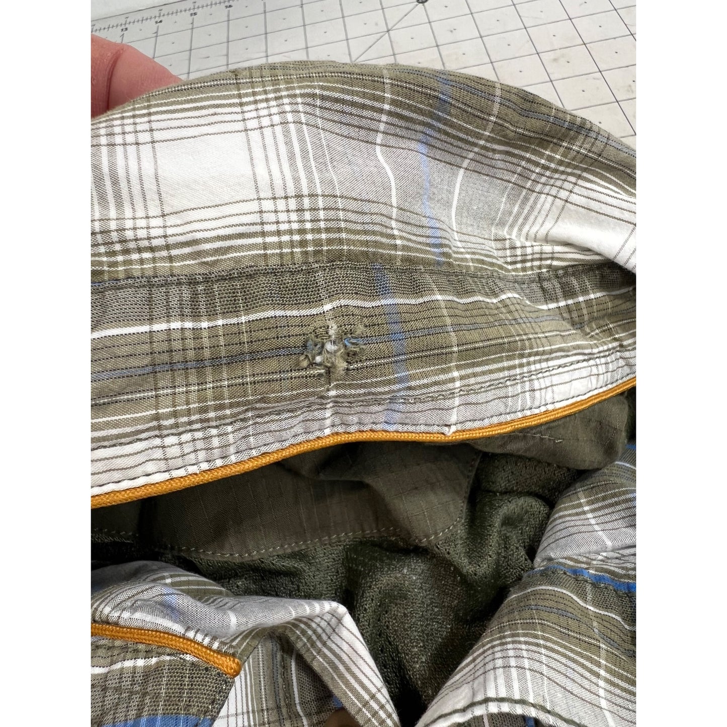 Carhartt Relaxed Fit Plaid Short Sleeve Button Down Shirt Men’s Sz. L Relaxed