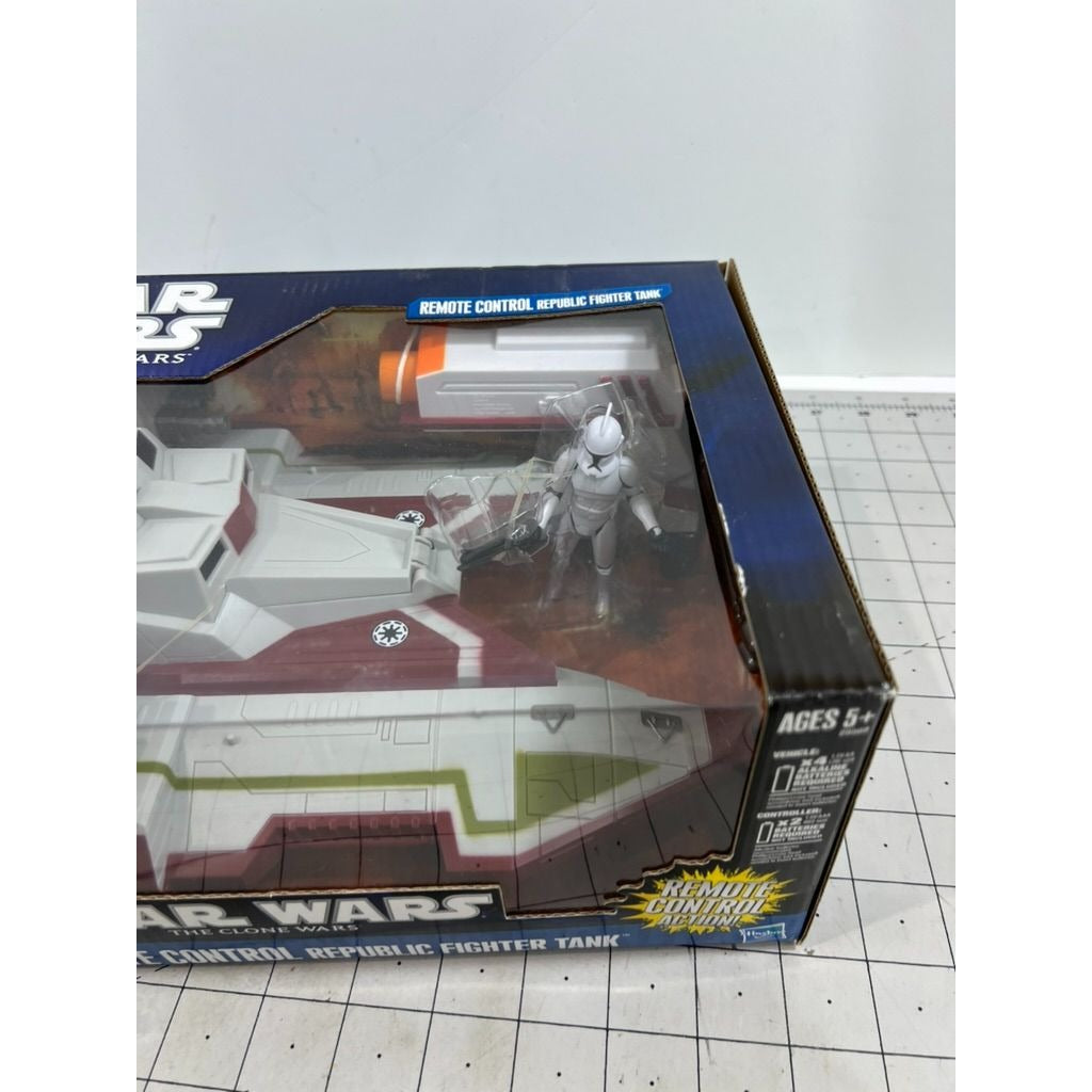 Star Wars Clone Wars Vehicle Remote Control Republic Tank Fighter NIB NEW