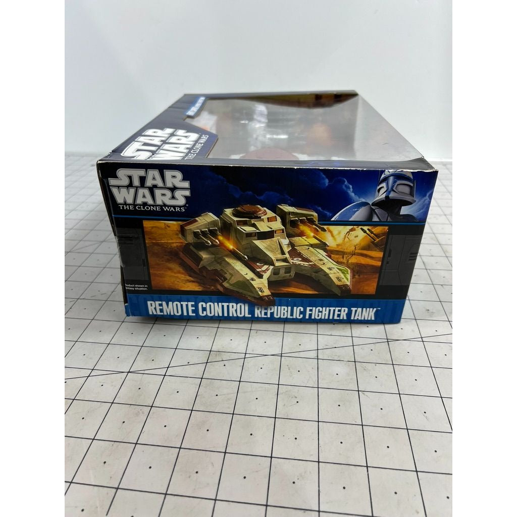 Star Wars Clone Wars Vehicle Remote Control Republic Tank Fighter NIB NEW