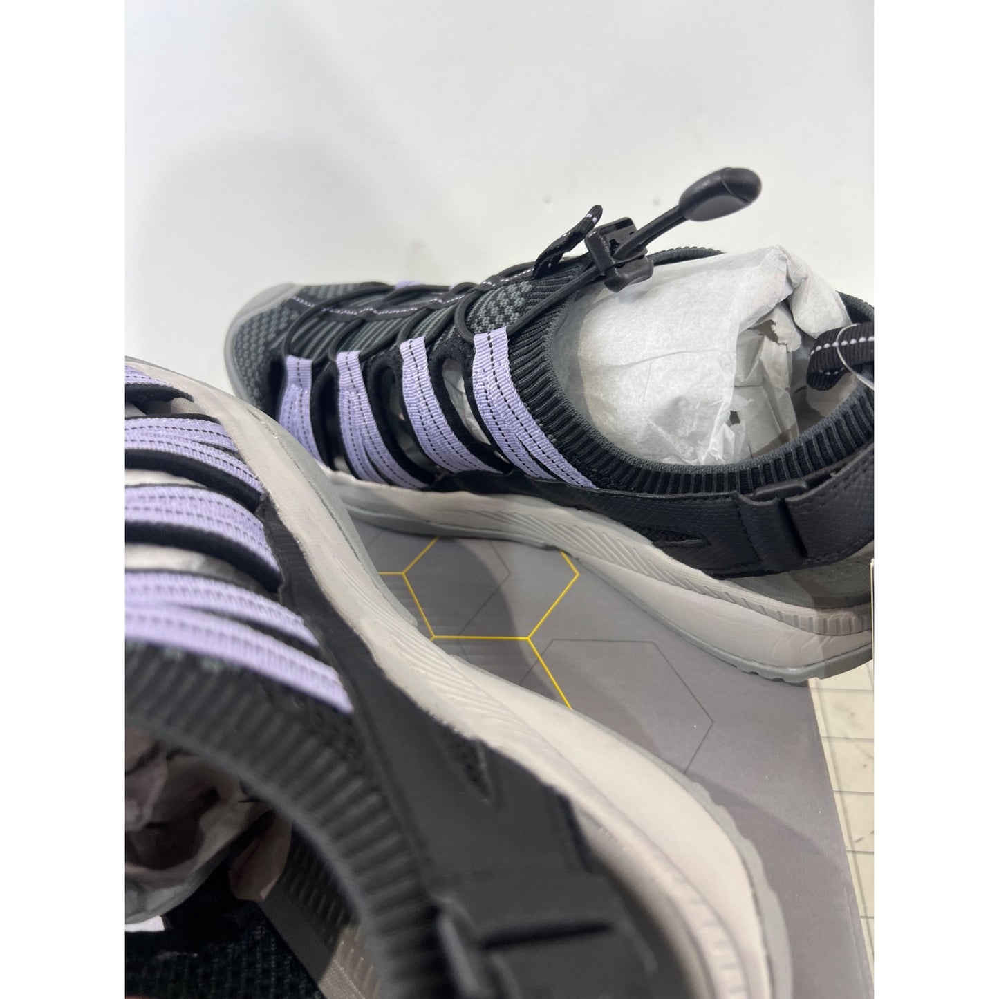 Khombu Freshwater Men's All-Season Water Shoes Black/Purple Size 9 New Sandal
