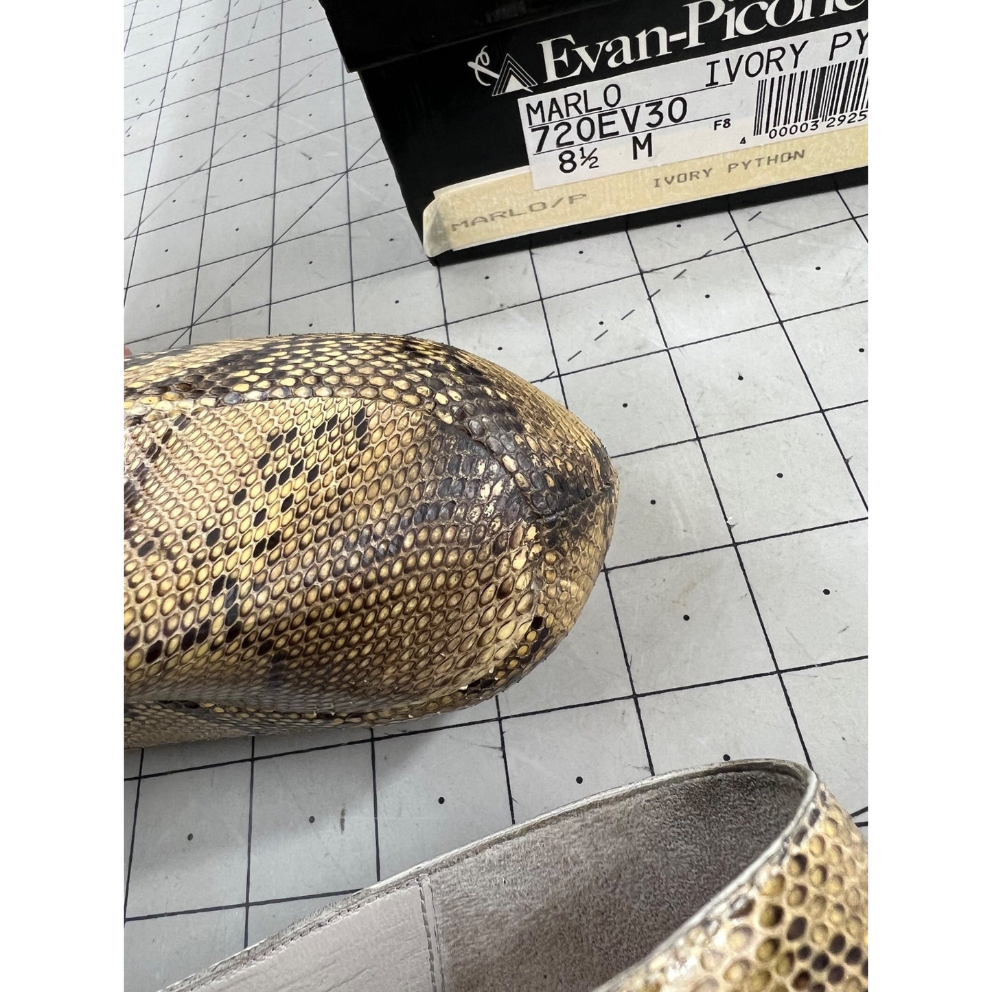 Evan-Picone Women’s Ivory Python Print Leather Heels Size 8.5