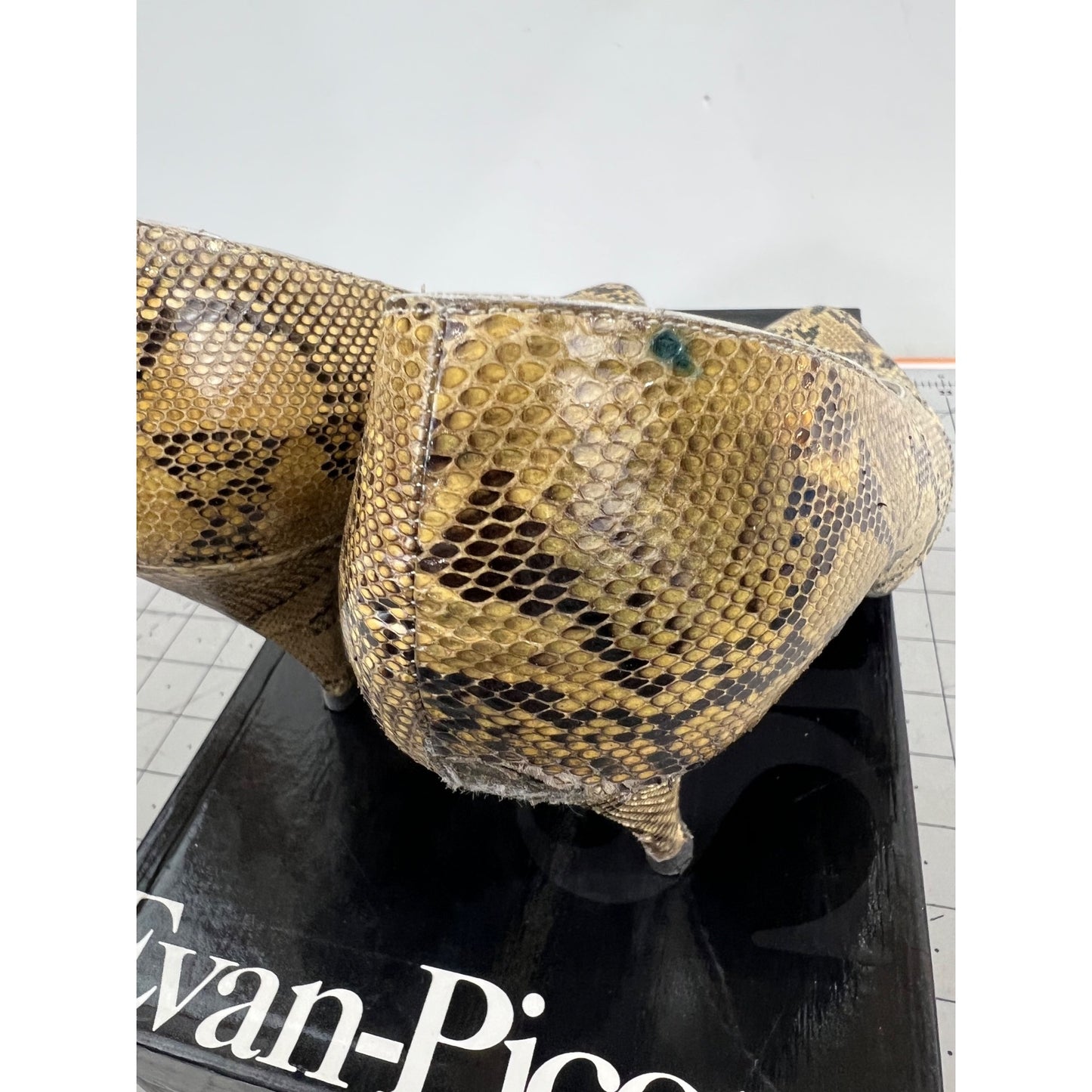 Evan-Picone Women’s Ivory Python Print Leather Heels Size 8.5