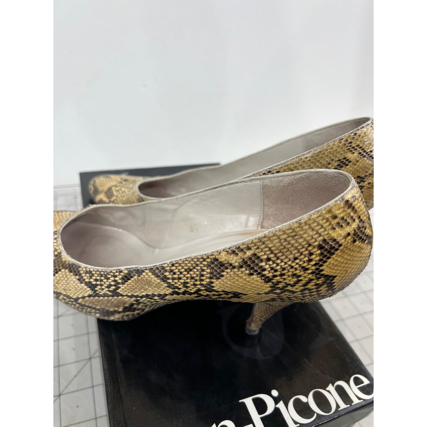 Evan-Picone Women’s Ivory Python Print Leather Heels Size 8.5