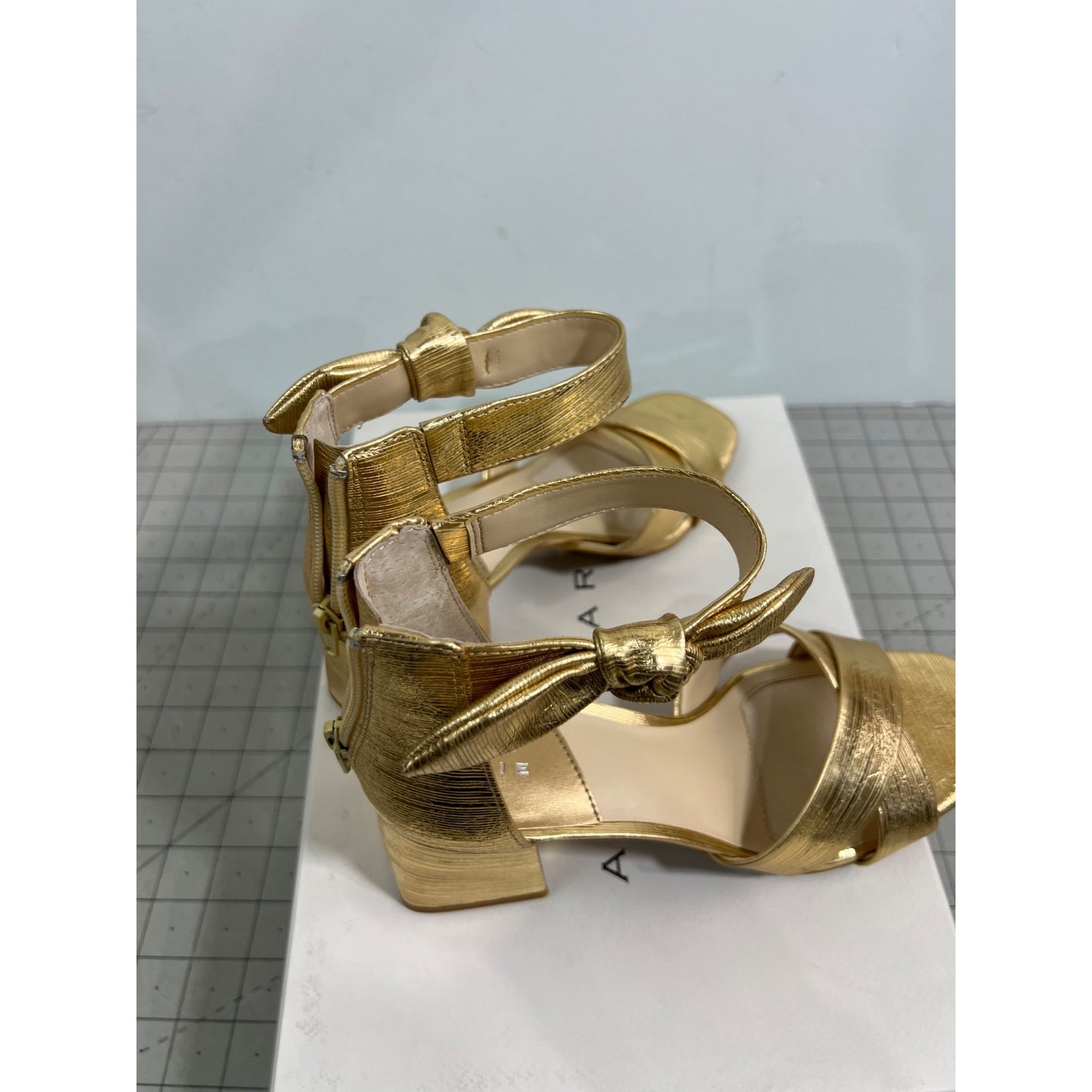 Alex Marie Adeline Gold Block Heel Women's Sandals Bow Accent Size 7.5 New
