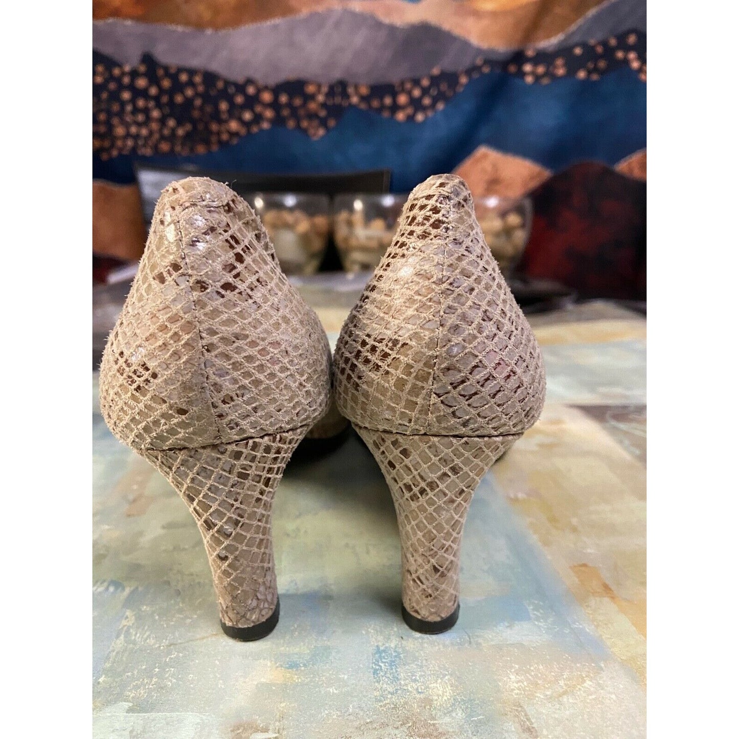 Easy Spirit Womens Snake Print 4" Heels Size 8 Beige Elegant Pumps