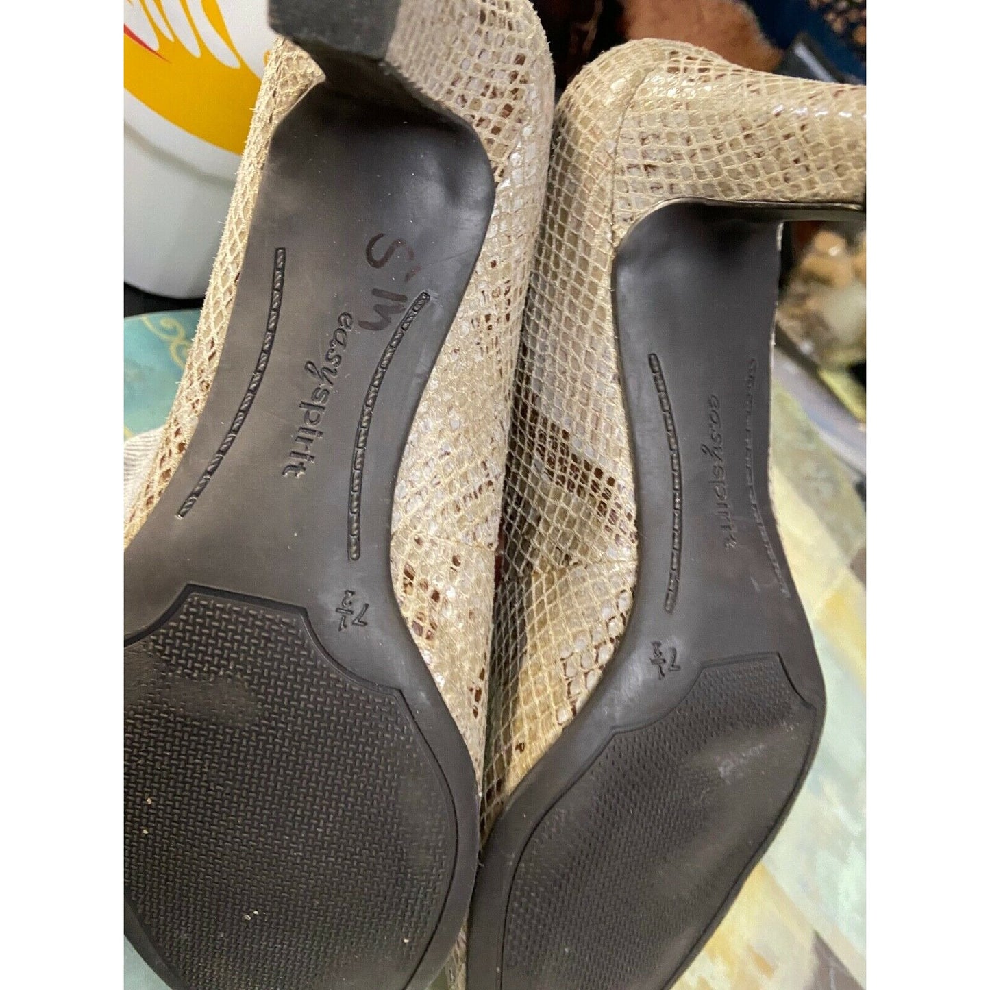 Easy Spirit Womens Snake Print 4" Heels Size 8 Beige Elegant Pumps