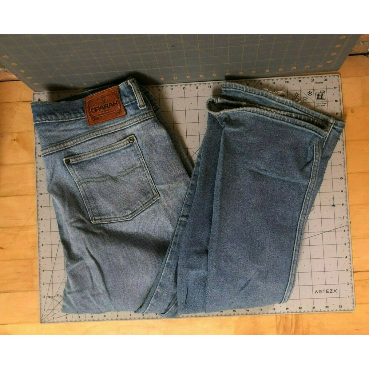 Vintage Farah Classic Straight Leg Distressed Blue Jeans Cotton Denim Sz 36 worn