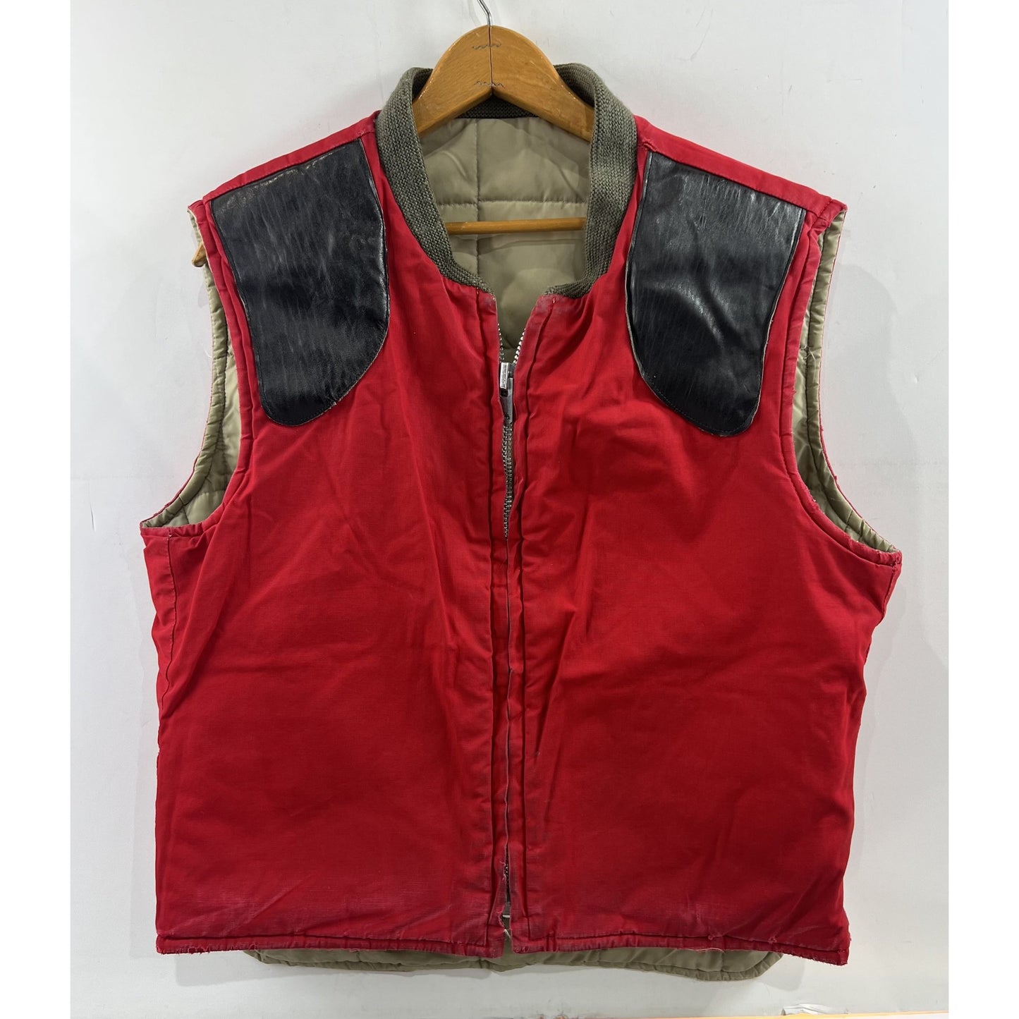 Vintage Pioneer Wear Reversible Quilted Hunting Vest Beige & Red Men’s M