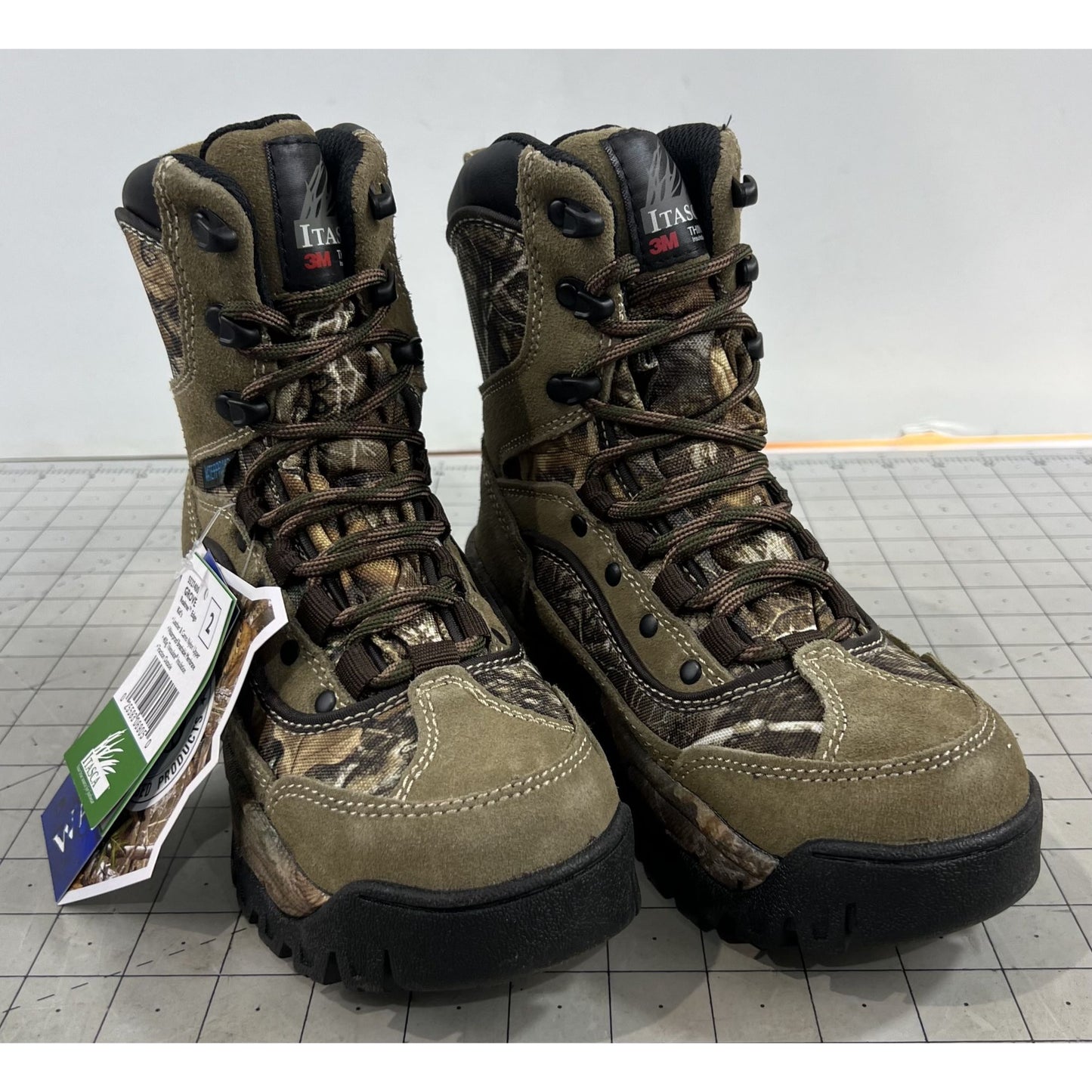 Itasca Youth Grove Insulated Waterproof Hunting Boots - Realtree Xtra Sz.  2 new