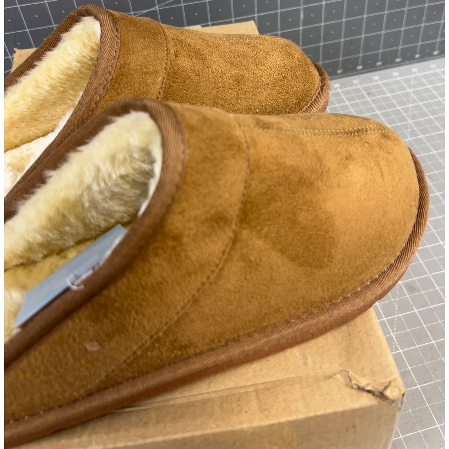 Apres by LaMO Men’s Scuff Slippers Light Brown Sz M (8.5-9) New Shearling Leather