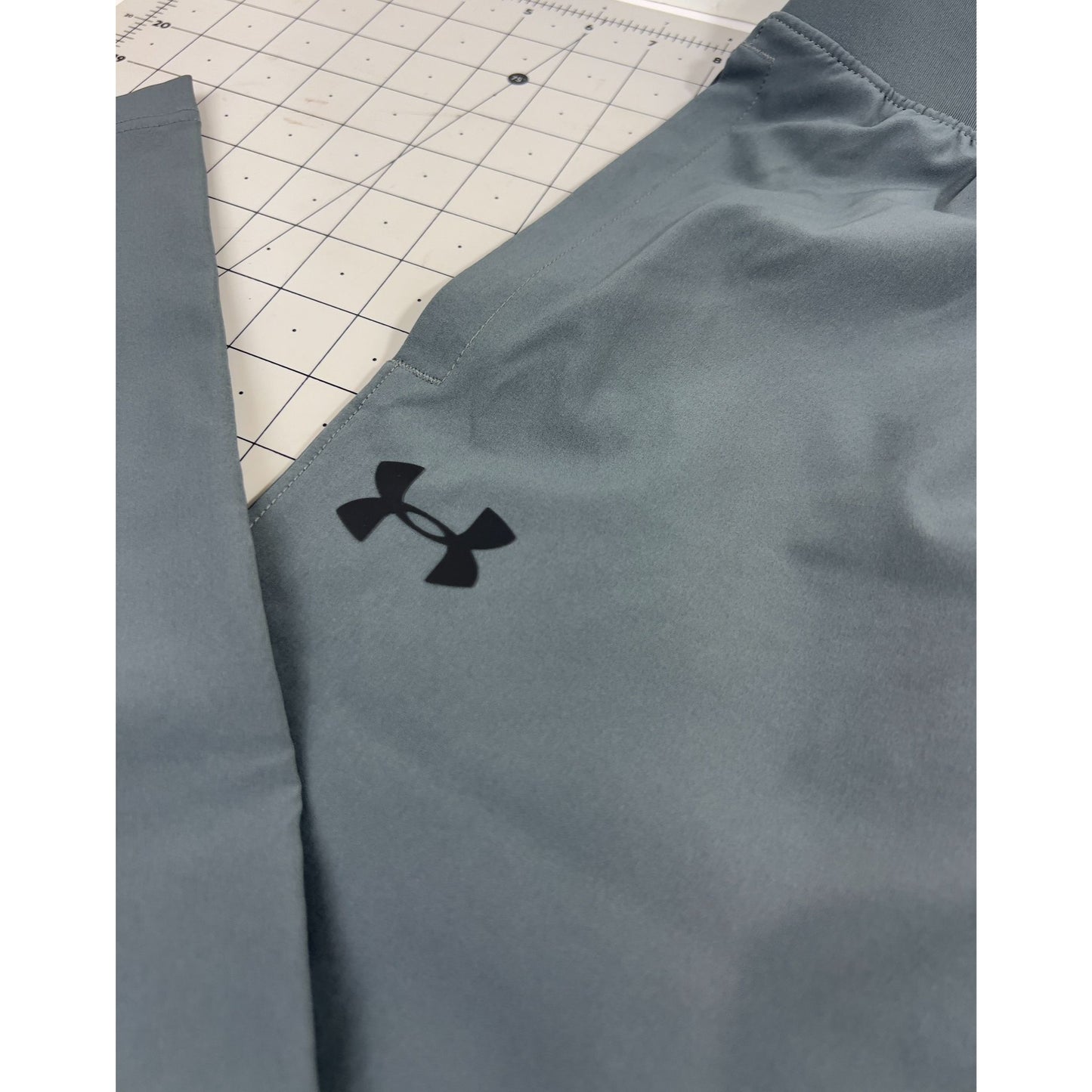 Under Armour Men's Stretch Woven Pant in Dark Grey | Size: L NEW