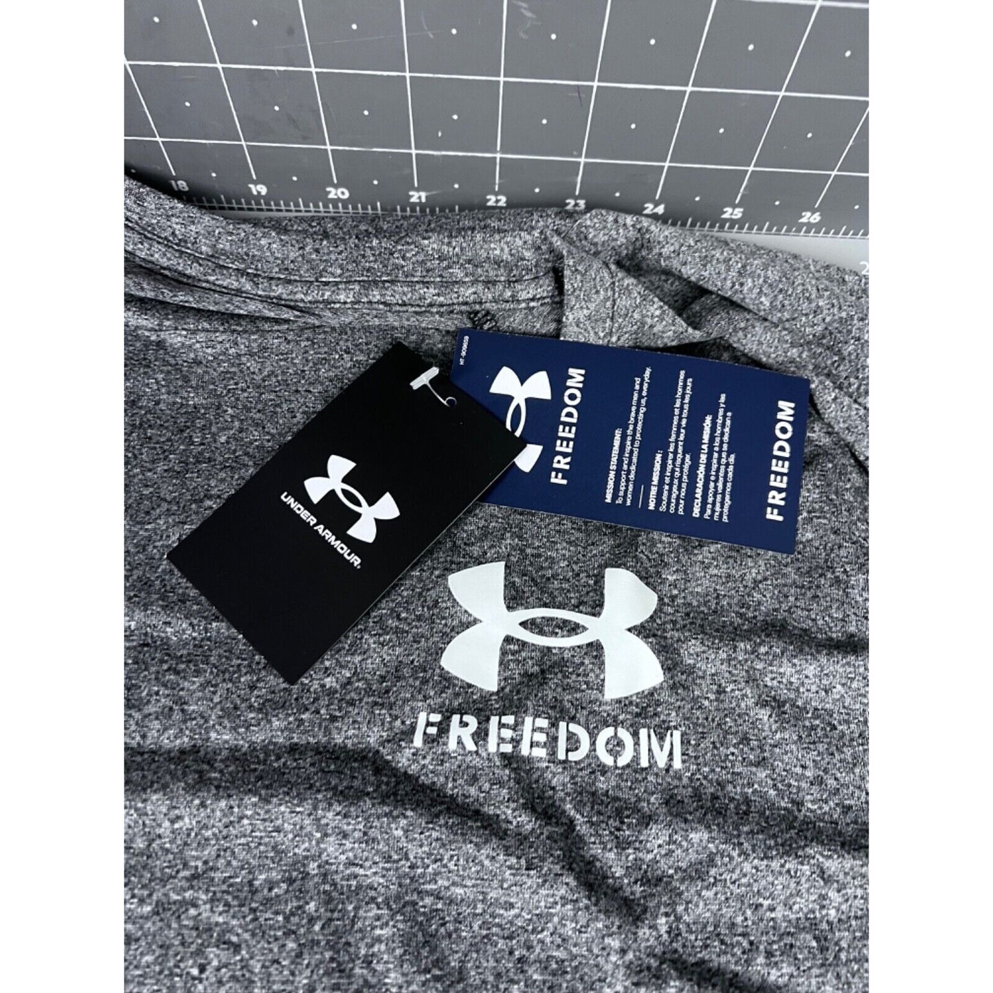 Under Armour UA Freedom Men's T-Shirt XL Loose Fit Short Sleeve Gray NWT