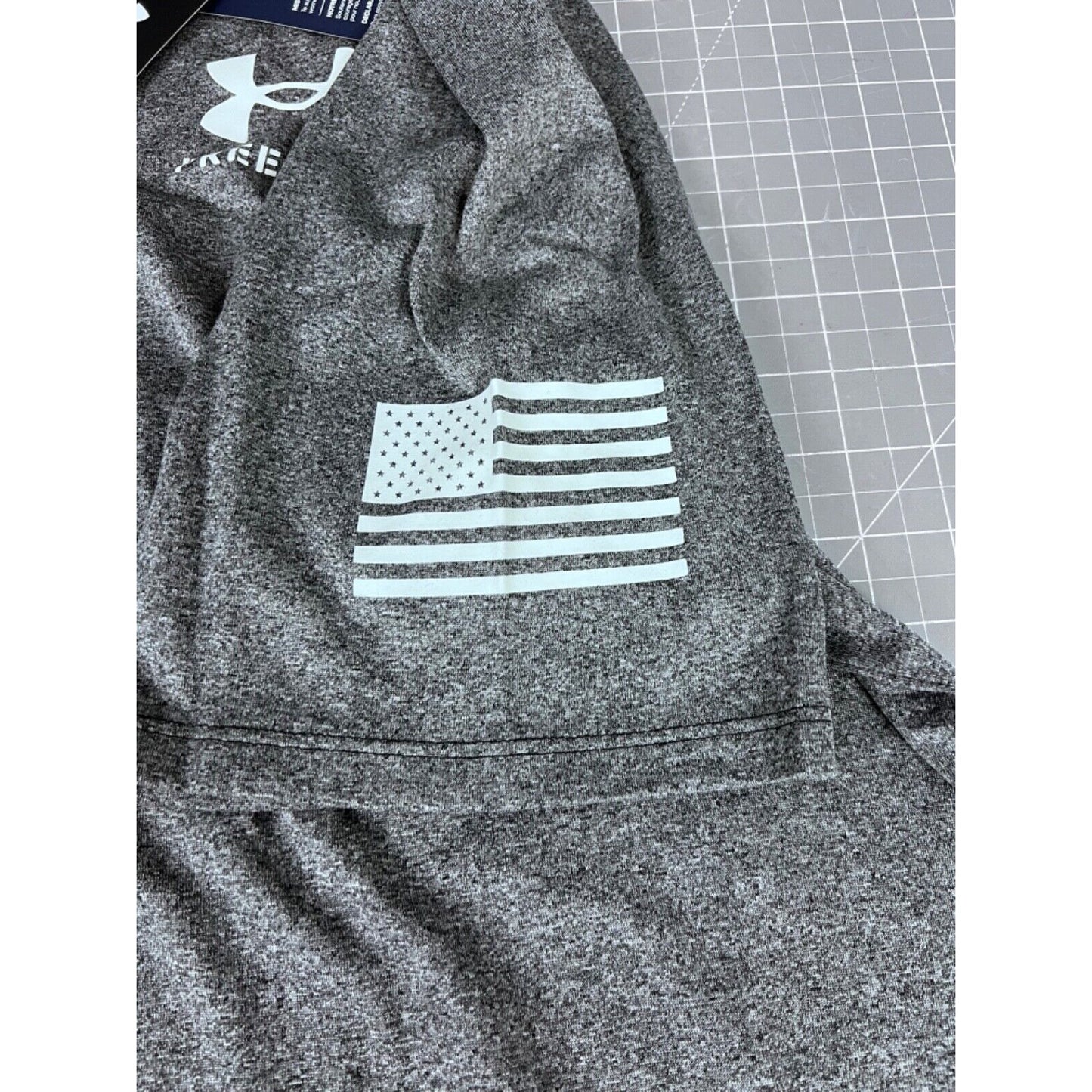 Under Armour UA Freedom Men's T-Shirt XL Loose Fit Short Sleeve Gray NWT