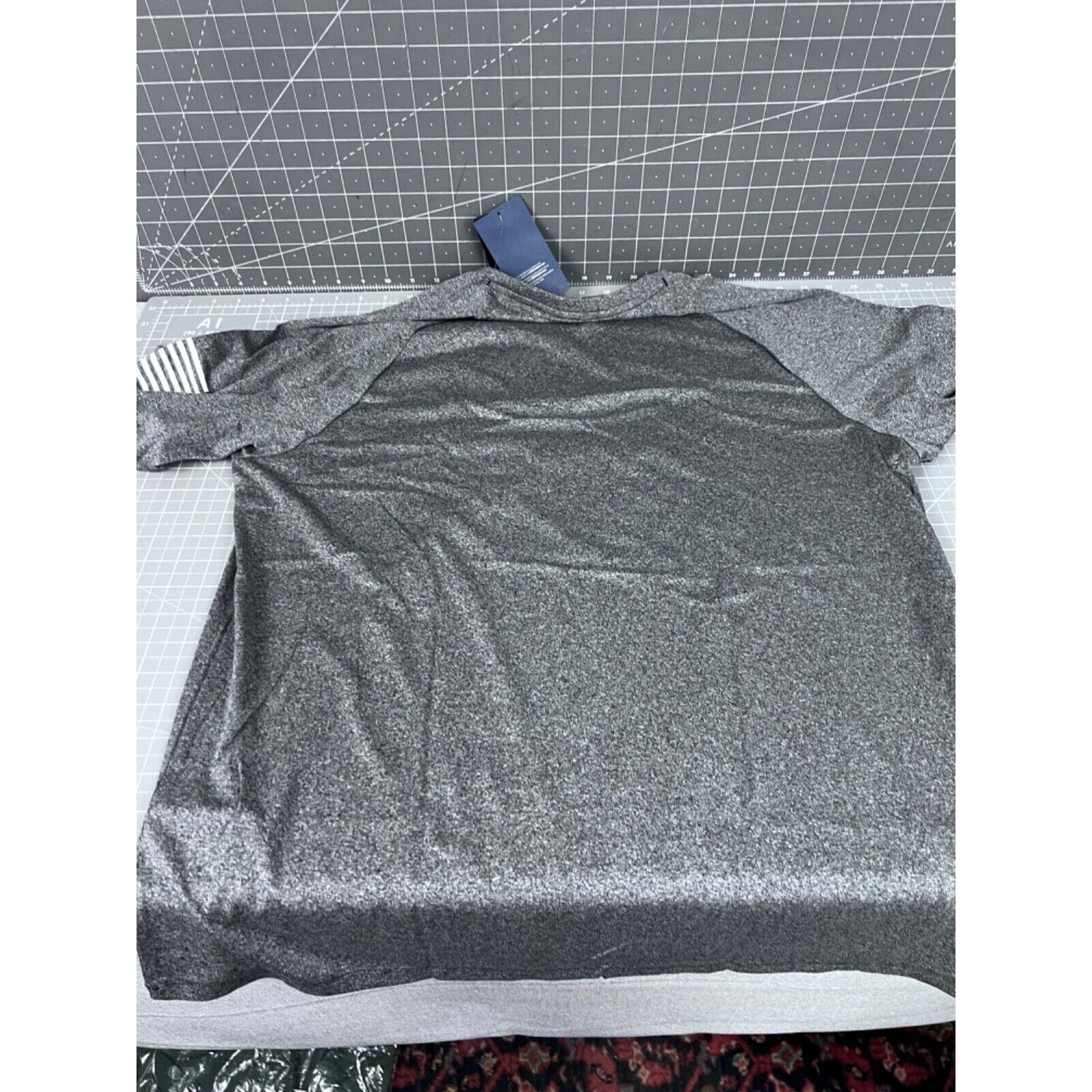 Under Armour UA Freedom Men's T-Shirt XL Loose Fit Short Sleeve Gray NWT