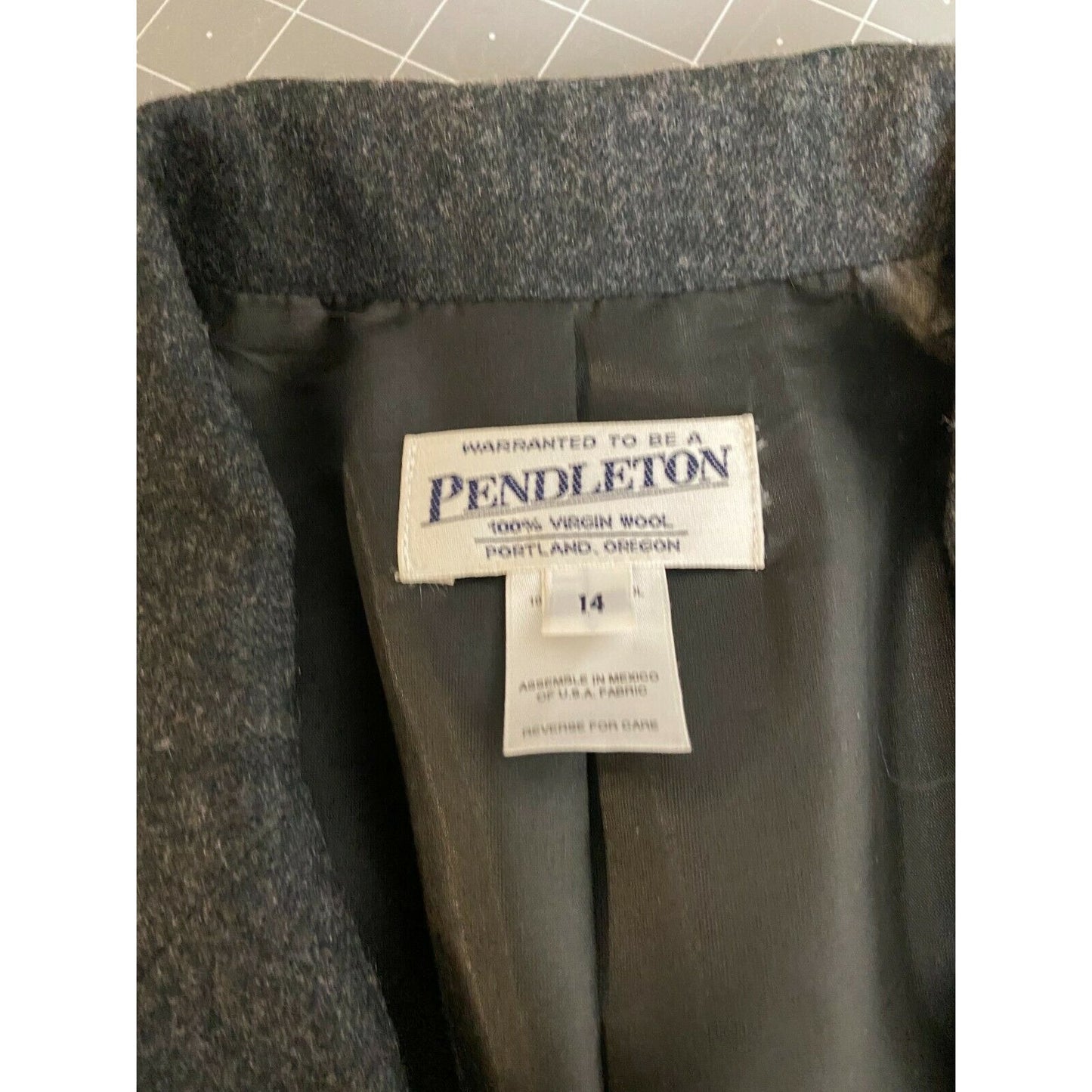 Pendleton Women's Skirt Suite 100% Virgin Wool Gray Skirt & Blazer Sz. 14 B45#2