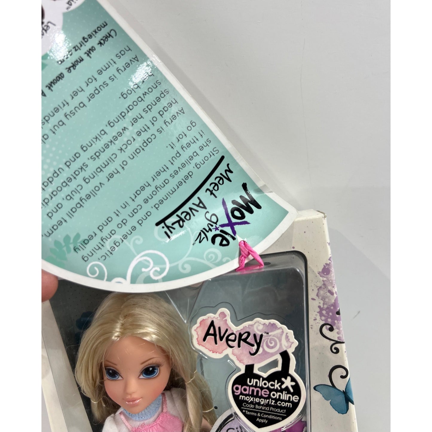 Moxie Girlz Be True Be You “Avery” Dollpack w/Silly Sock Monkey Friend New