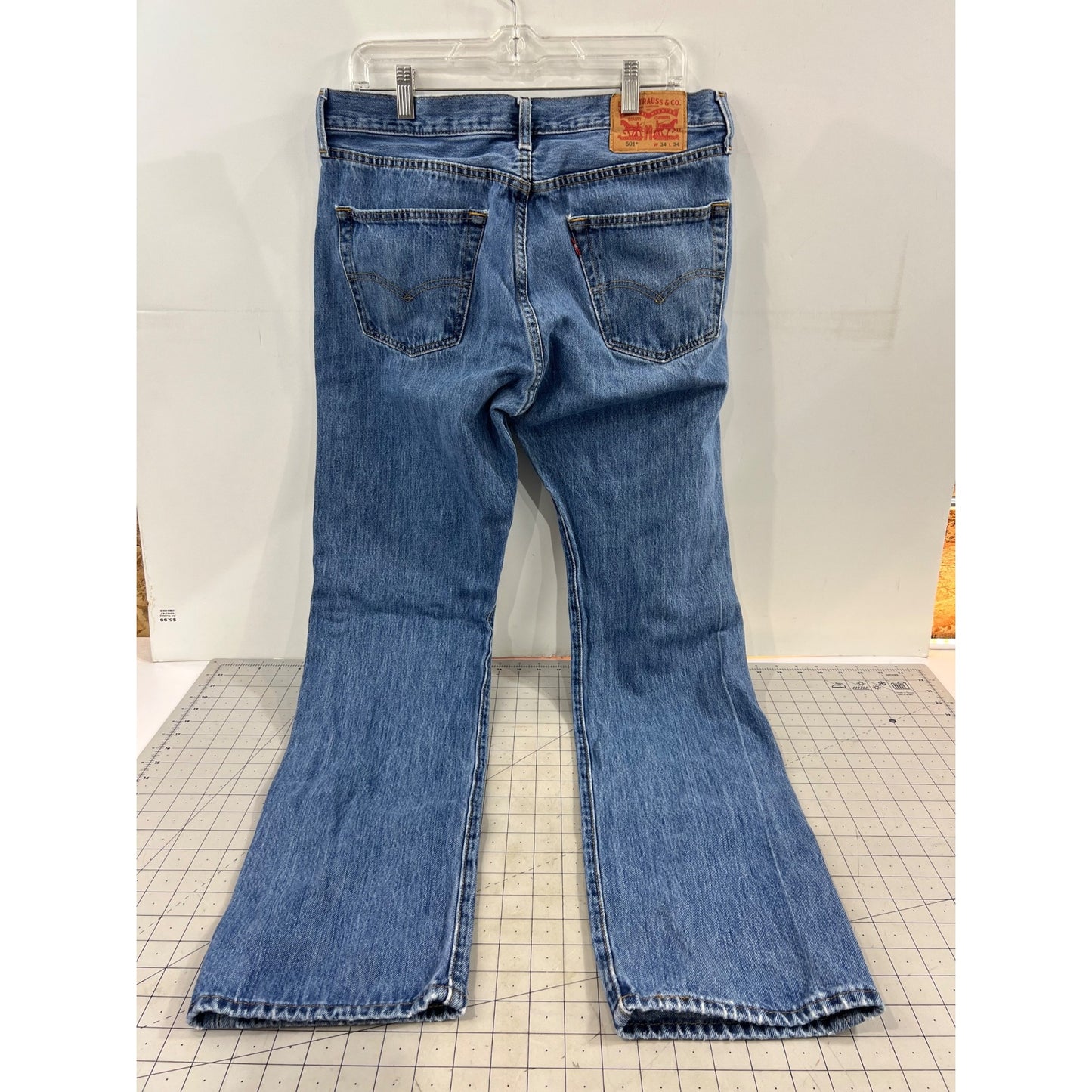 Levi’s 501 Men’s Jeans W34 L34 Indigo Blue Straight-Leg Button-Fly Distressed