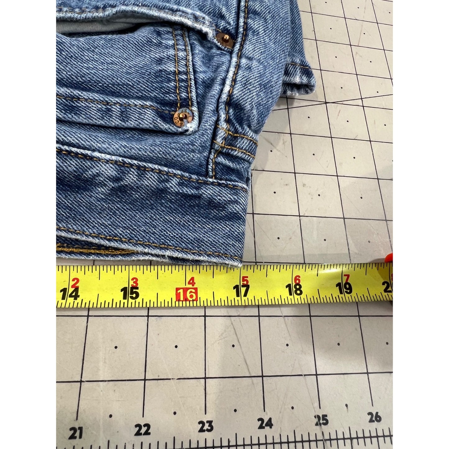 Levi’s 501 Men’s Jeans W34 L34 Indigo Blue Straight-Leg Button-Fly Distressed