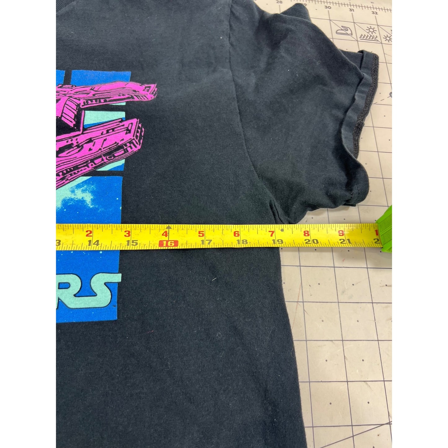 Star Wars Millennium Falcon Colorblock Graphic T-Shirt Men’s Large Black Cotton