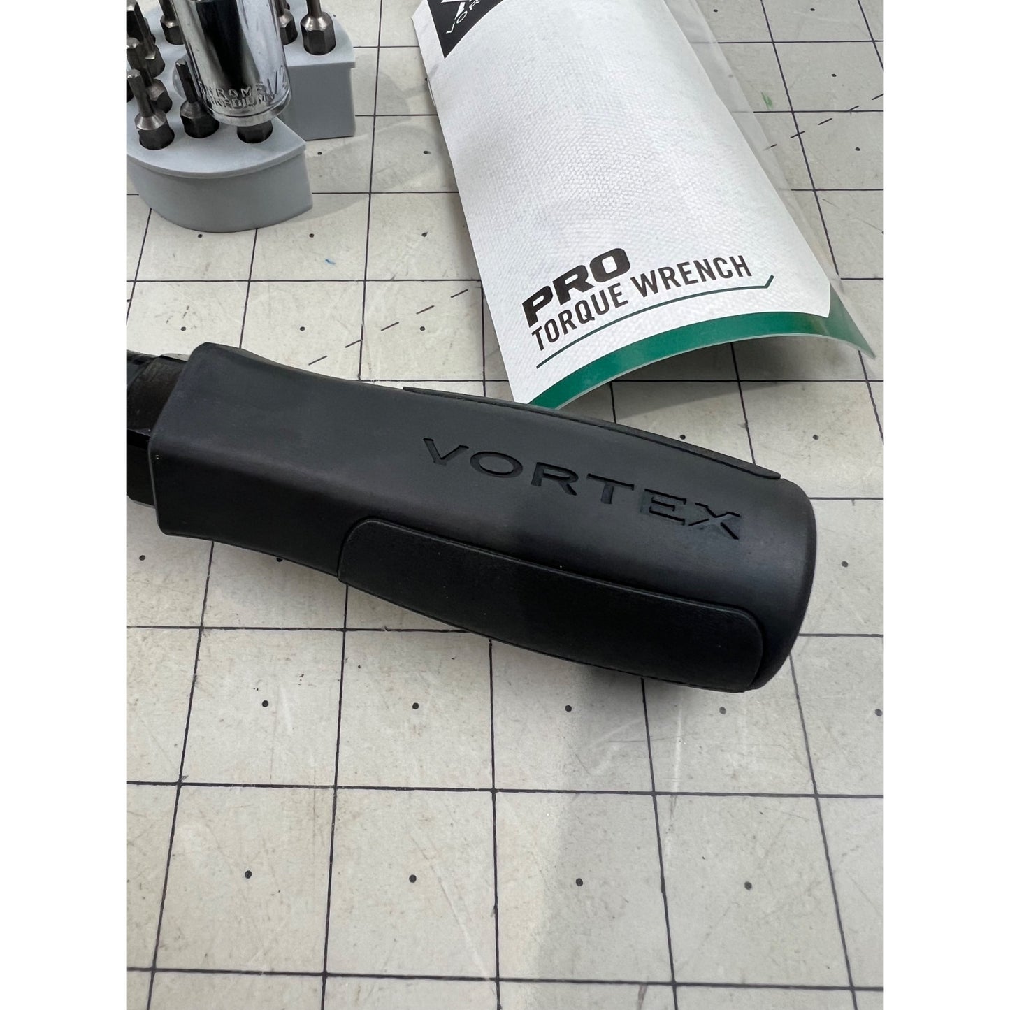 Vortex Pro Torque Wrench 1/4" Bit Set Adjustable 10-90 In-Lbs Includes Bits & Socket