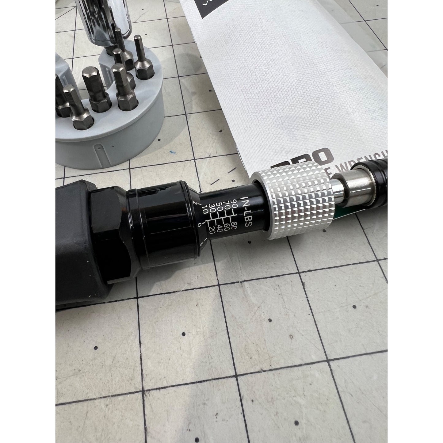 Vortex Pro Torque Wrench 1/4" Bit Set Adjustable 10-90 In-Lbs Includes Bits & Socket