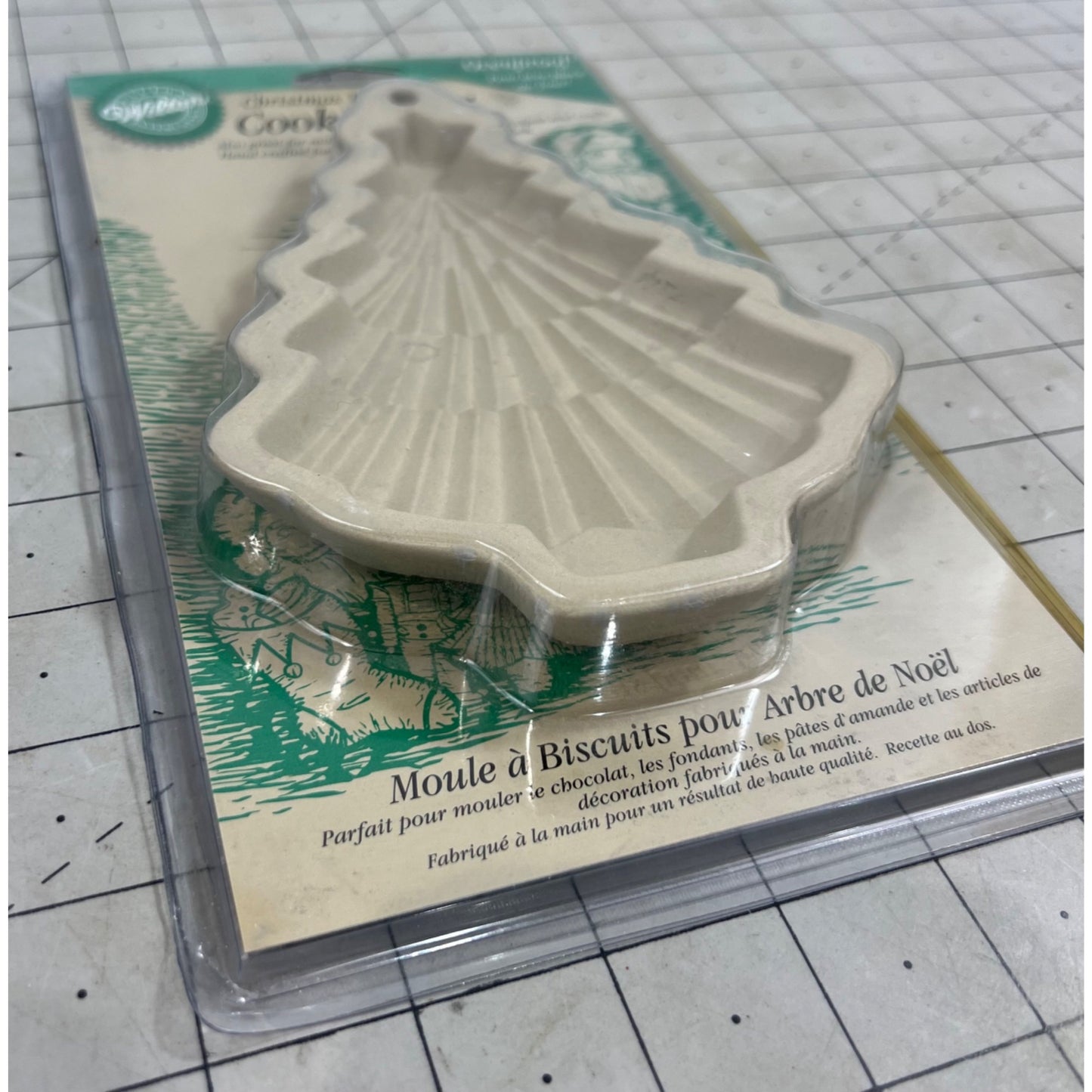 Wilton Christmas Tree Cookie Mold Ovenproof Handcrafted Stoneware NOS 1997