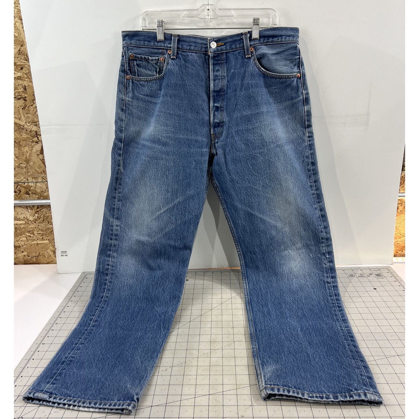 Levi’s 501 Men’s Blue Denim Jeans W38 L34 Straight Fit Classic Button Fly 36x31