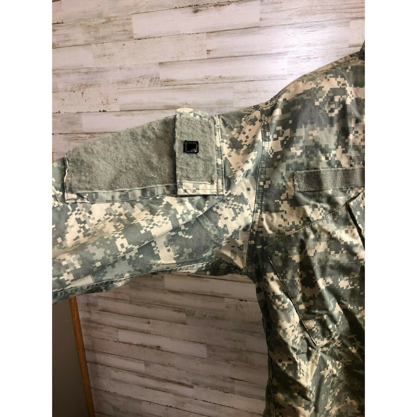 US Army Digital Multi Cam Combat Coat Medium/Regular Flame Resistant VG+