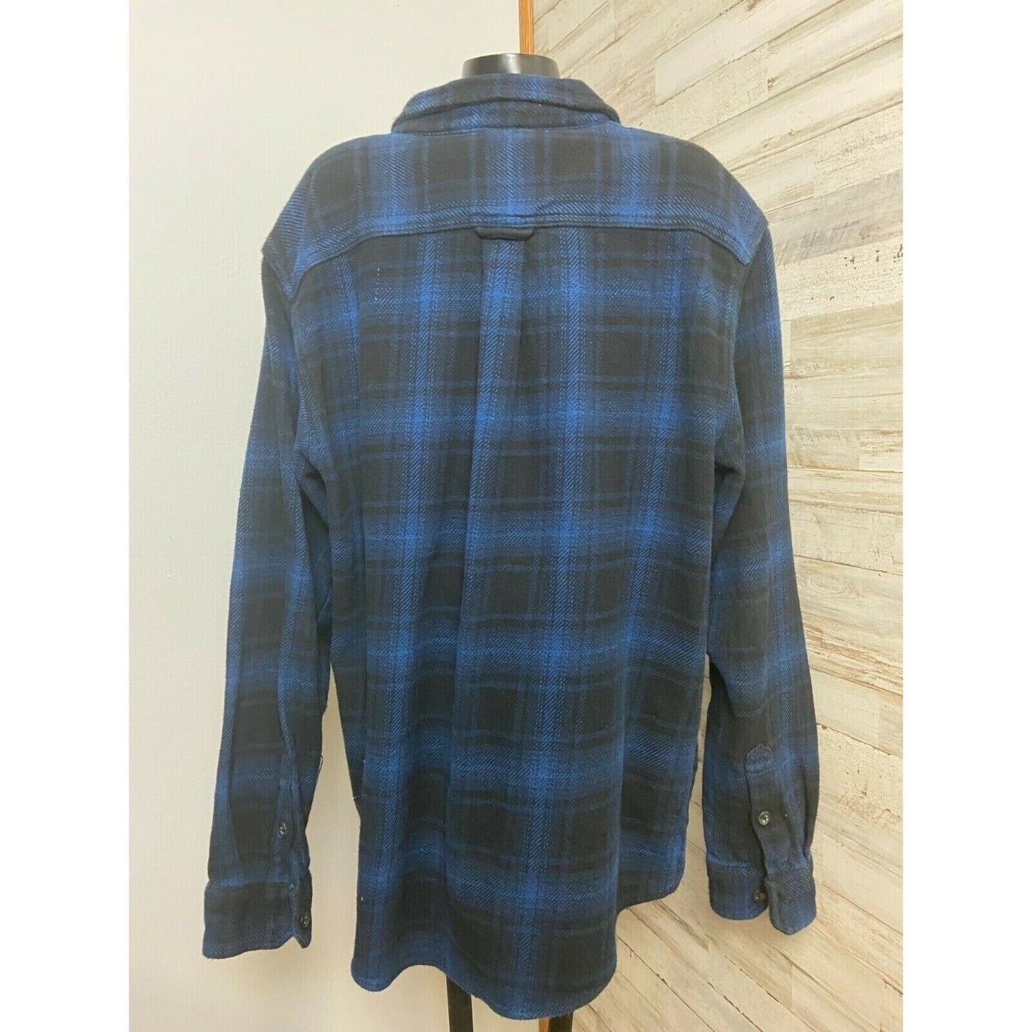 Men's Orvis XL Flannel Shirt Jacket Blue Plaid Button-Up Long Sleeve