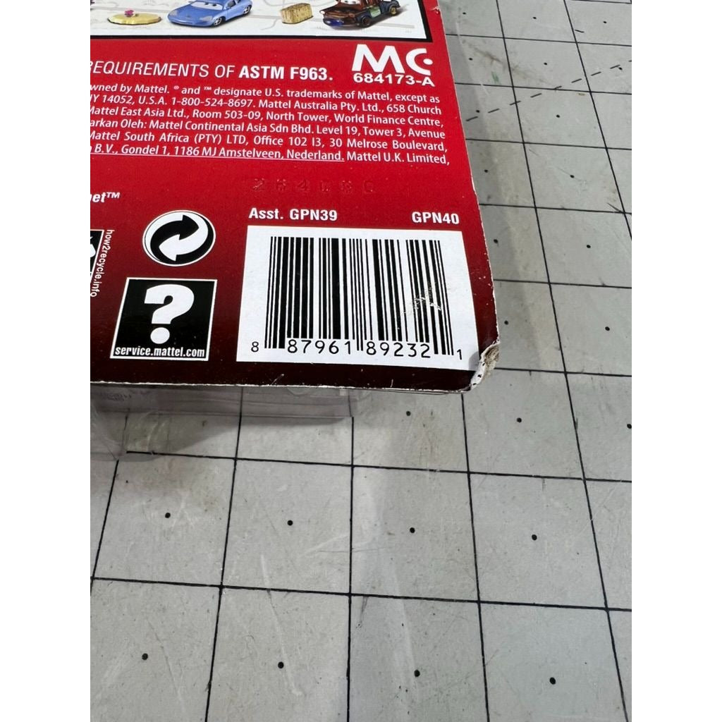 Disney Pixar Cars Radiator Springs Lightning McQueen New on Card