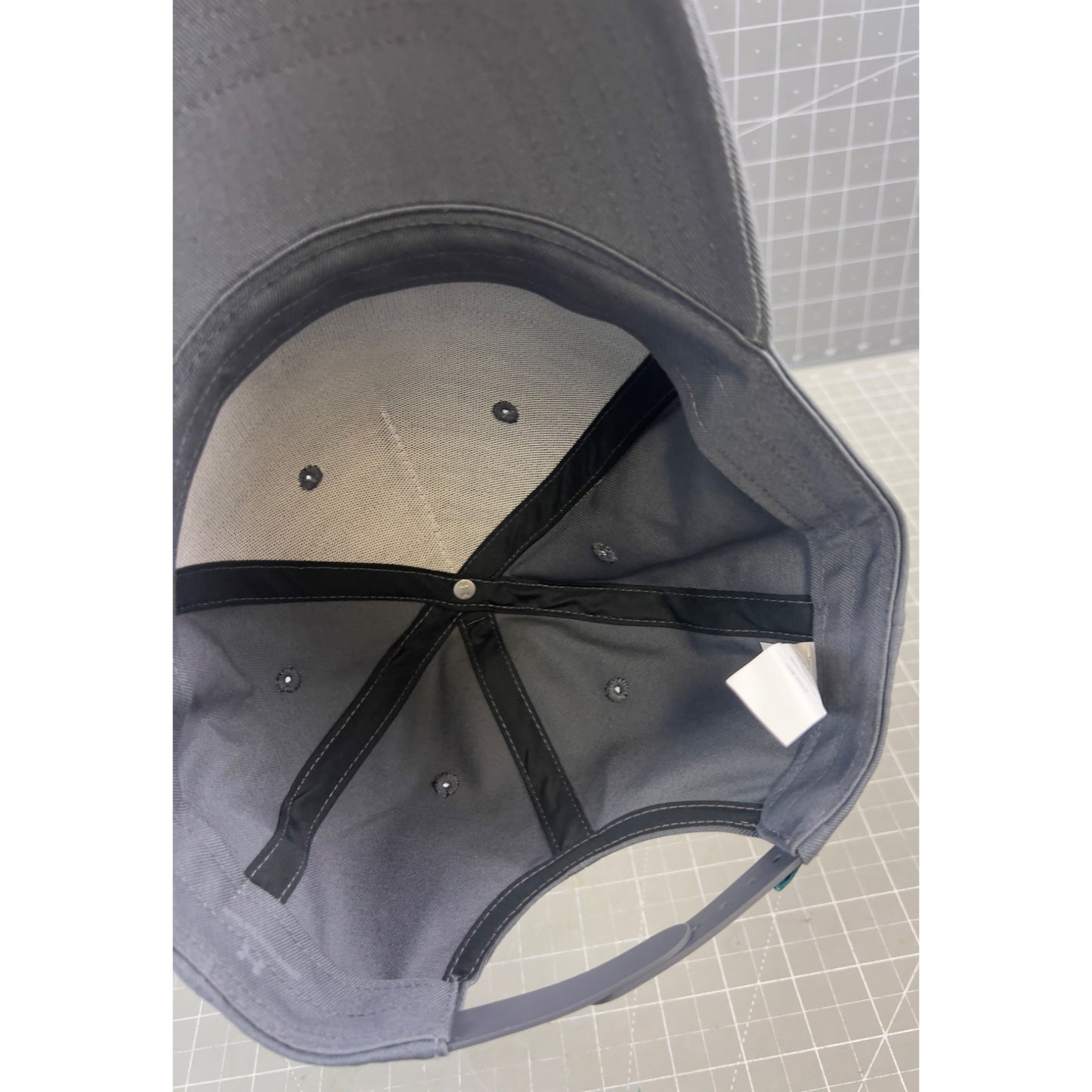 Under Armour Mens Snap-Back Cap Grey OSFM New~~~