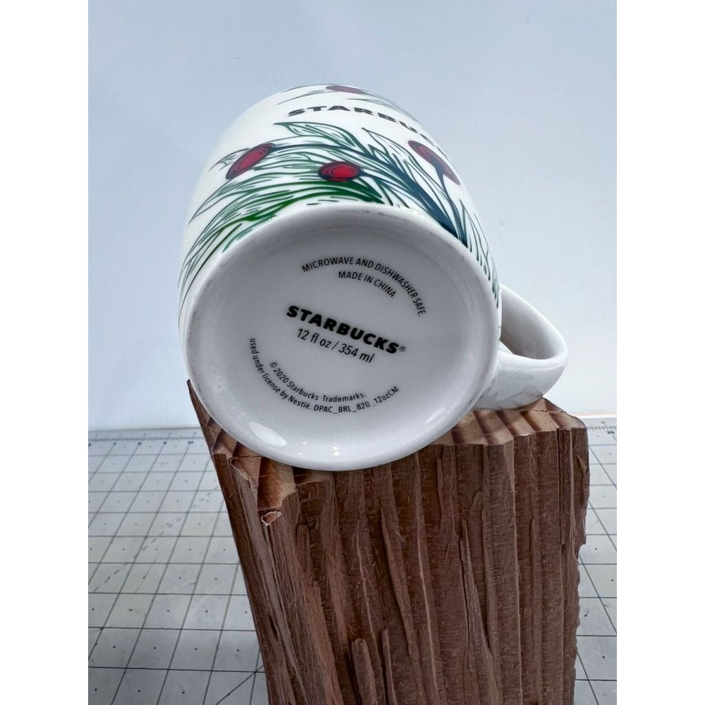 Starbucks 12 Oz White Ceramic Holiday Holly 2020 Mug Red Berry Design VG++
