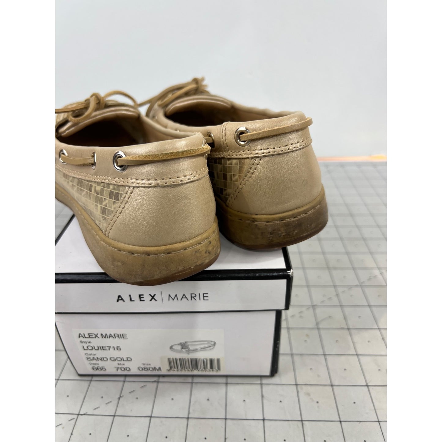 Alex Marie Louie 716 Women's Sand Gold Boat Shoes Size 8 Pre-Owned