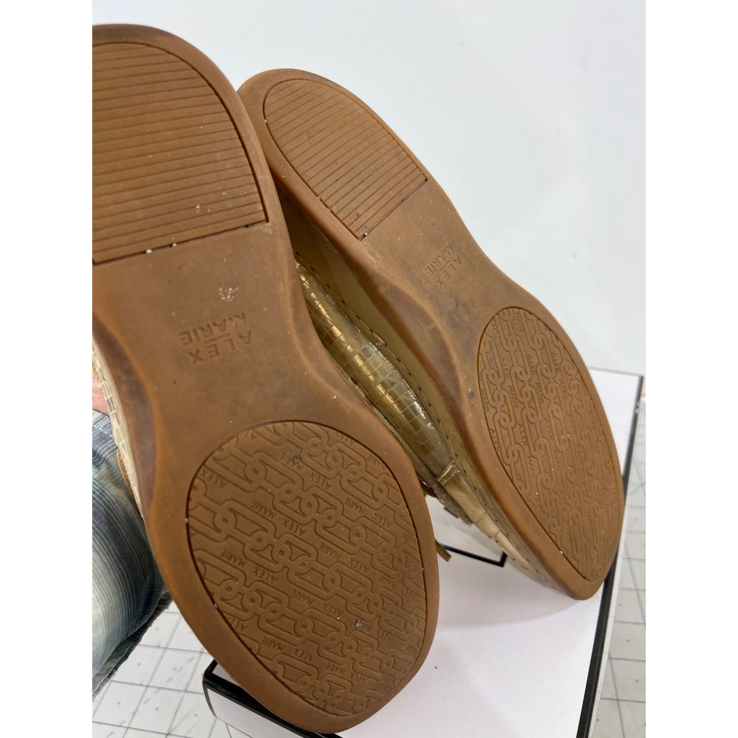 Alex Marie Louie 716 Women's Sand Gold Boat Shoes Size 8 Pre-Owned