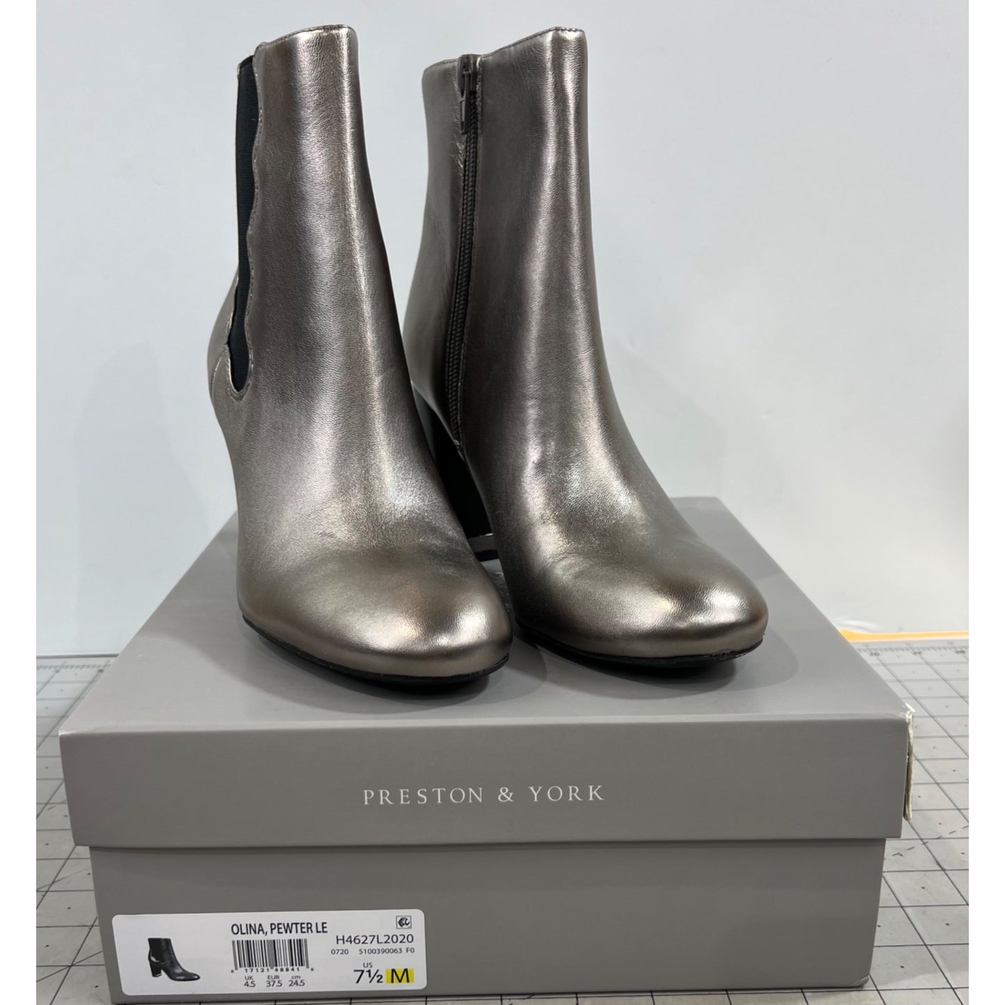 Preston & York Olina Pewter Leather Ankle Boots 7.5 M Side Zipper Block Heel