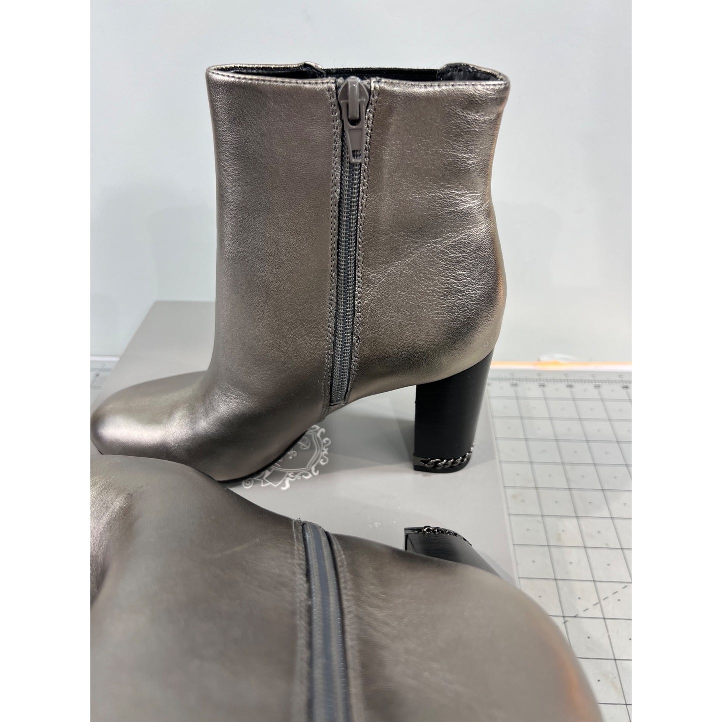 Preston & York Olina Pewter Leather Ankle Boots 7.5 M Side Zipper Block Heel