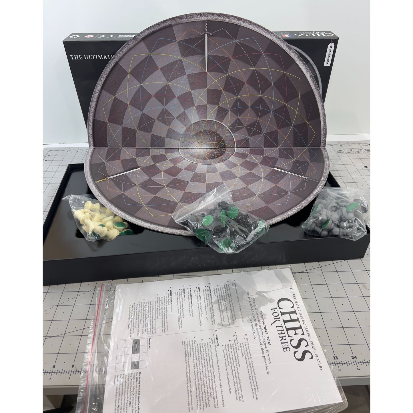 Mikamax Chess For Three Game w/Round Board 3 Player Pieces & Instructions Open Box