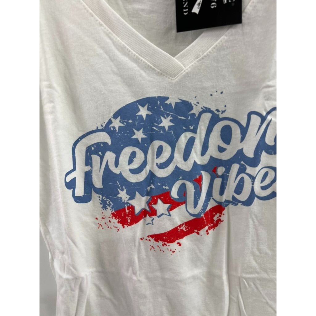 Grunt Style Freedom Vibes Women’s V-Neck T-Shirt Sz. L USA Patriotic Graphic
