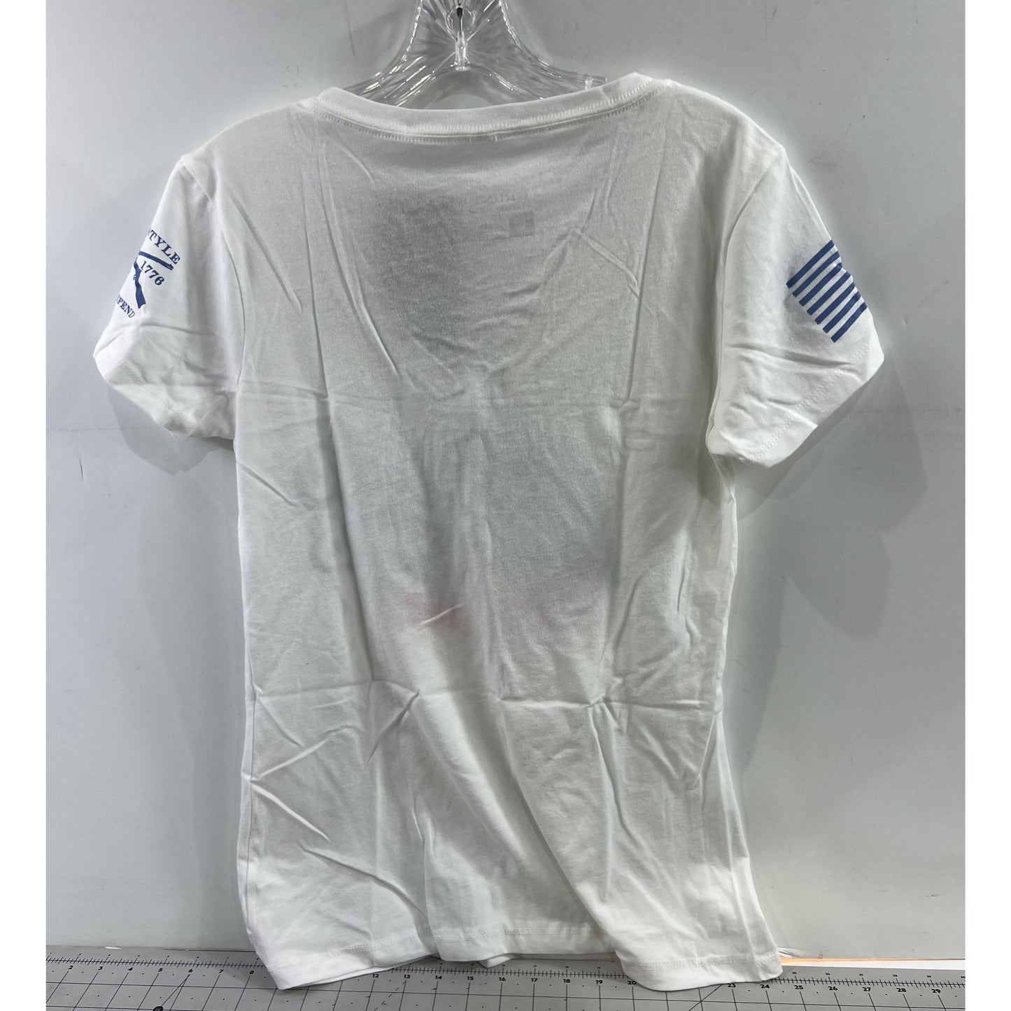 Grunt Style Freedom Vibes Women’s V-Neck T-Shirt Sz. L USA Patriotic Graphic