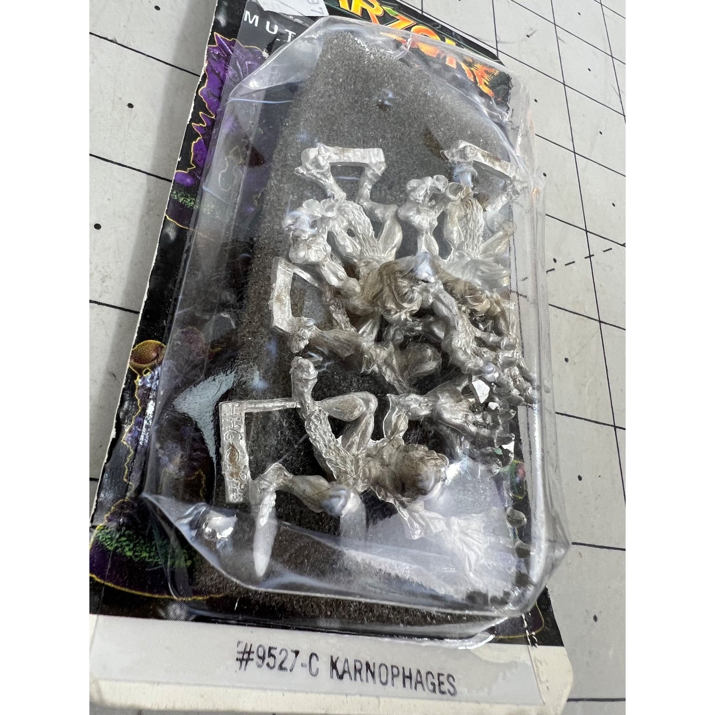 Warzone Mutant Chronicles Miniatures #9527-C Karnophages 1995 NOS New on Card