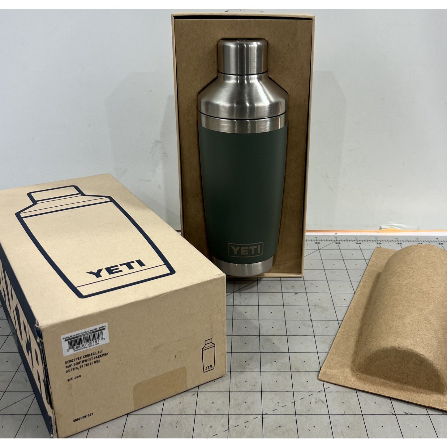 YETI Rambler 20oz Cocktail Shaker - Camp Green