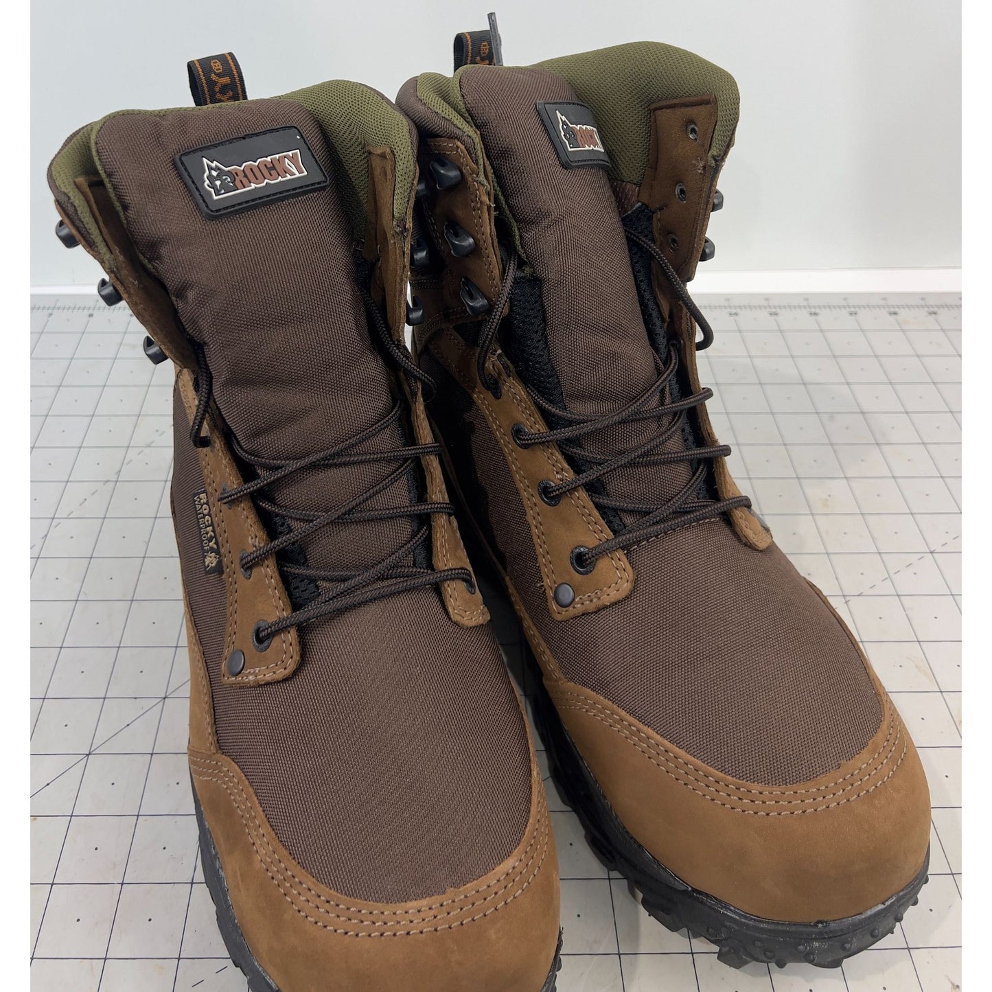 Men's Rocky Ridgetop Insulated Boots Outdoor Sz. 10.5 W (EE) Brown