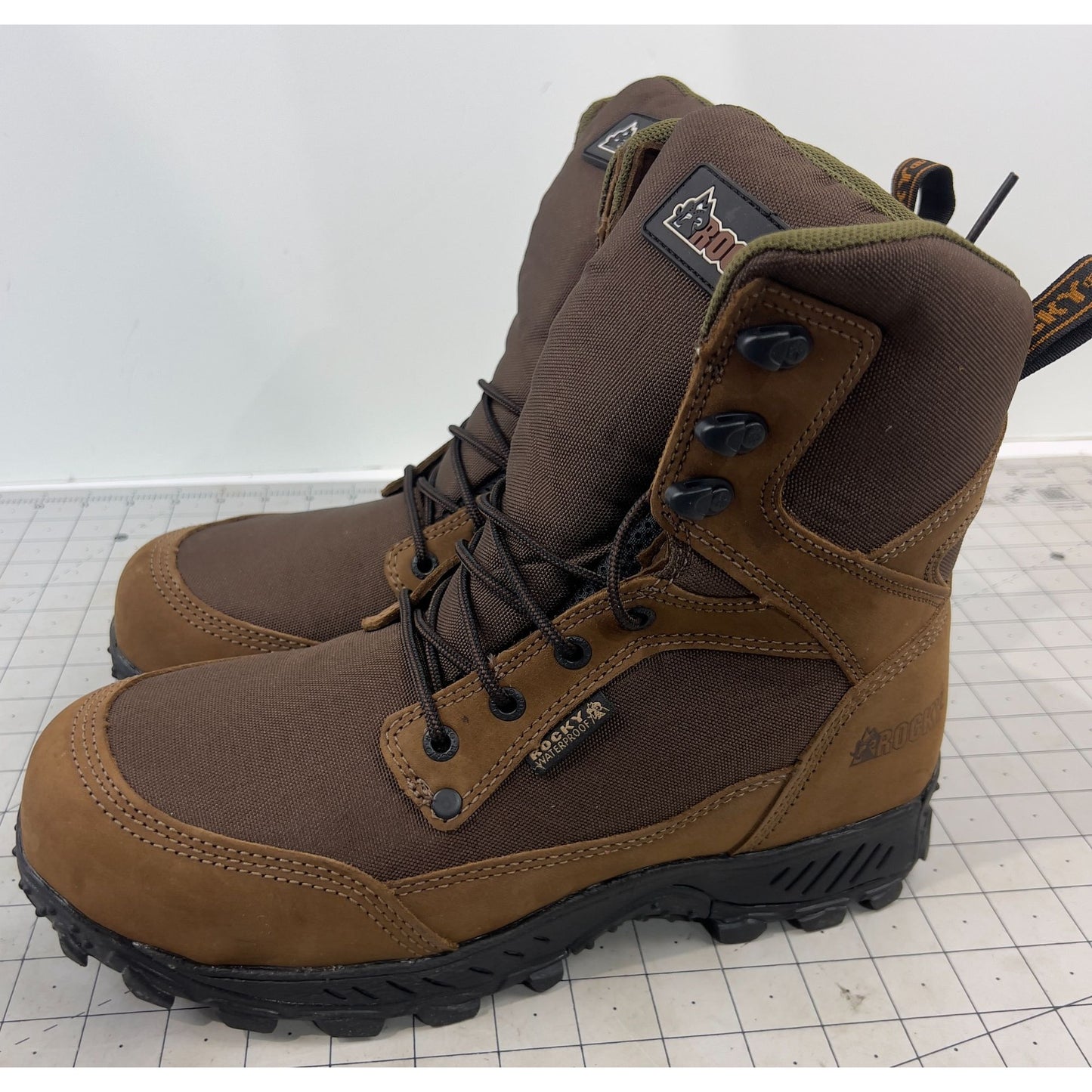 Men's Rocky Ridgetop Insulated Boots Outdoor Sz. 10.5 W (EE) Brown