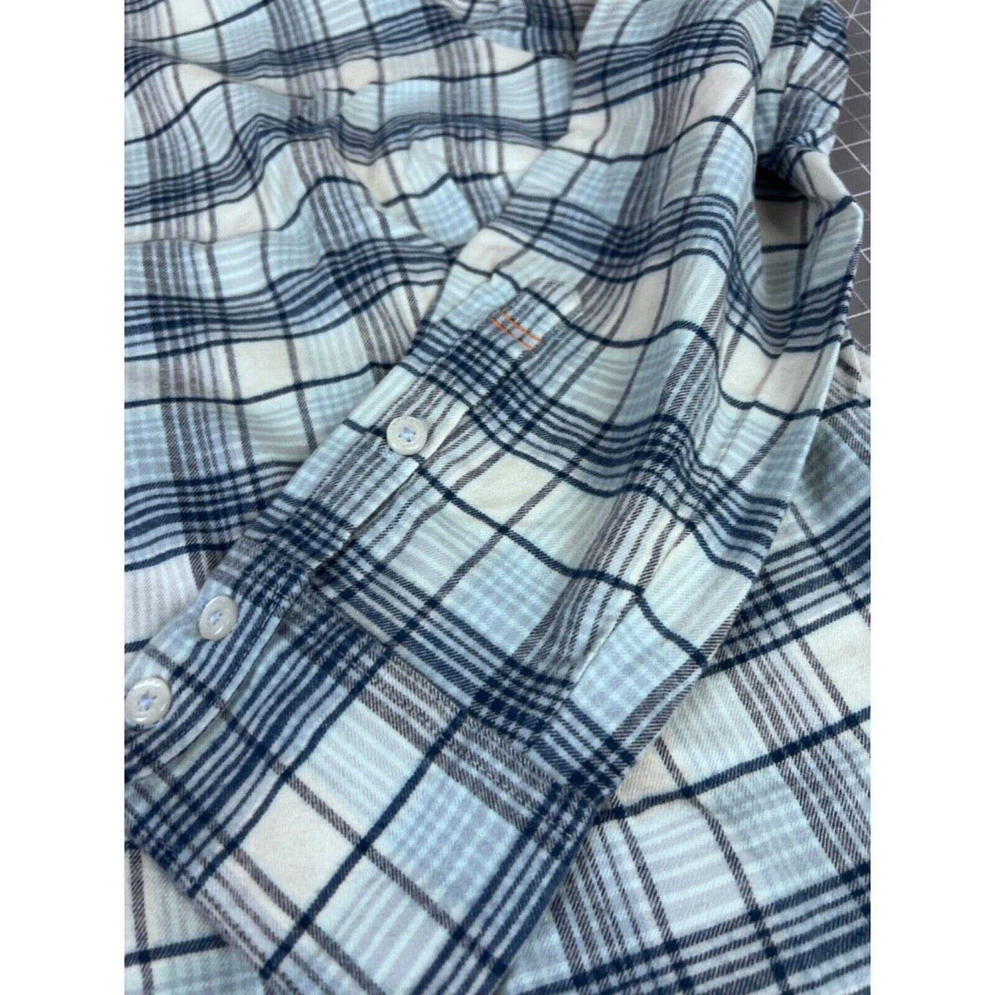 Orvis Men's Tech Check Flannel Long Sleeve Shirt Sz. XL Blue/White Plaid
