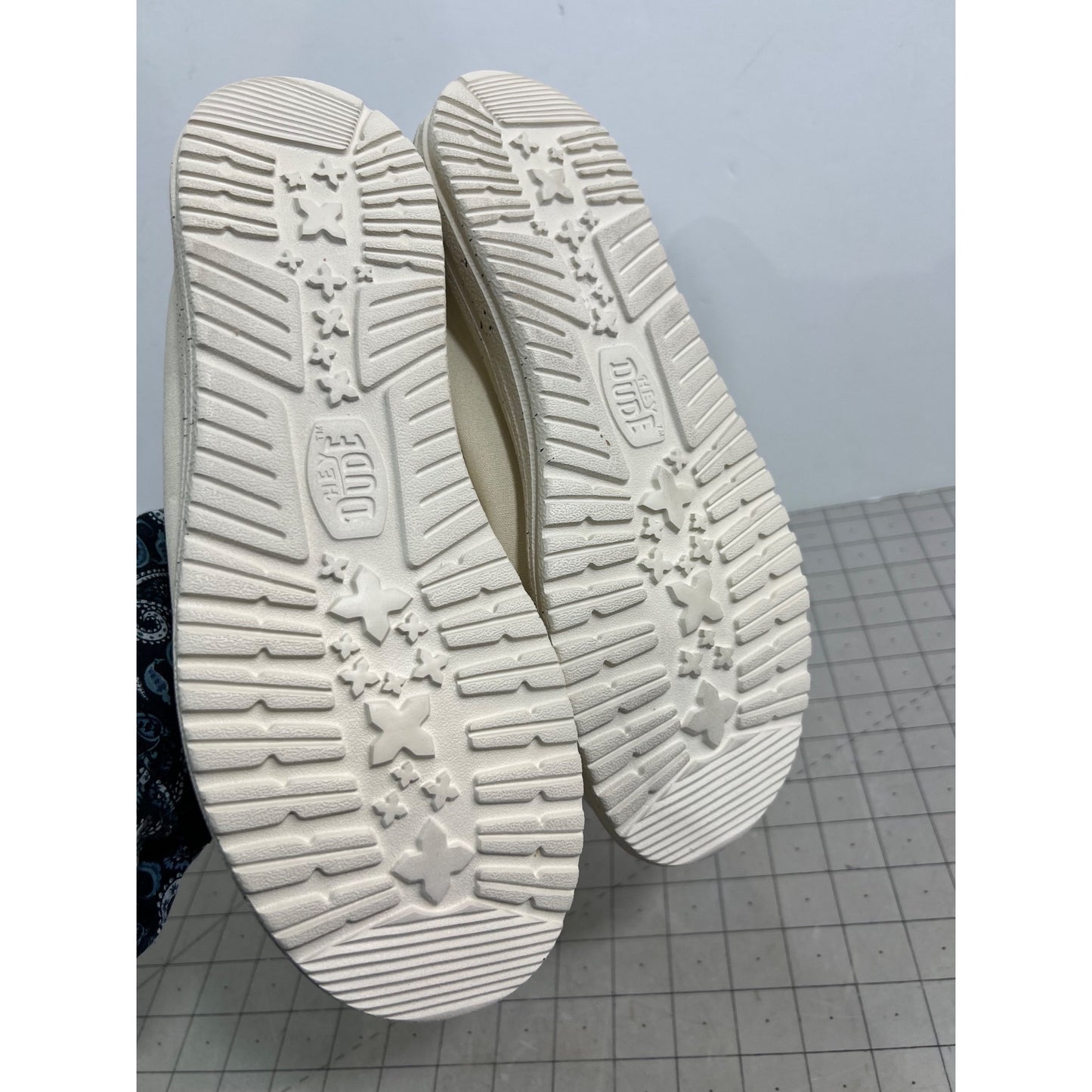 Hey Dude Men's Wally Americana Casual Shoes - Off White Sz. 7 New
