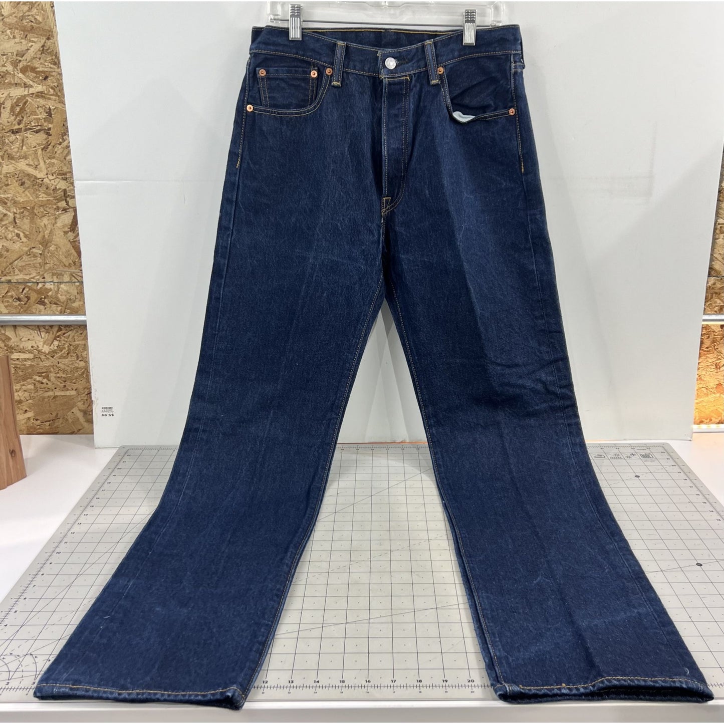 Levi’s 501 Original Fit Men’s Jeans 34x38 Dark Wash Denim Button Fly Meas. 33x35