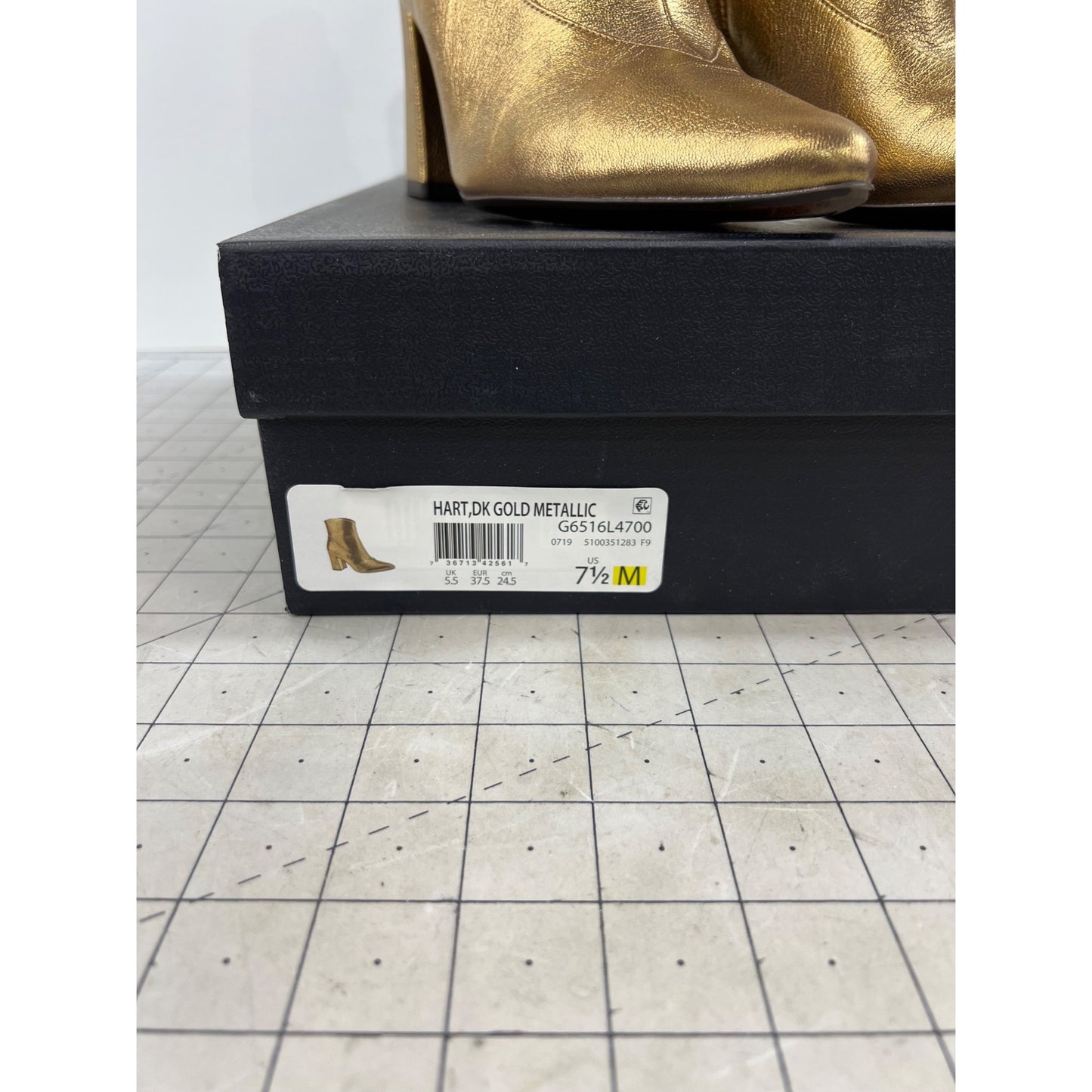 Naturalizer Women's Hart Ankle Boots Pointed Toe Dark Gold Sz. 7.5 ~~minty~~