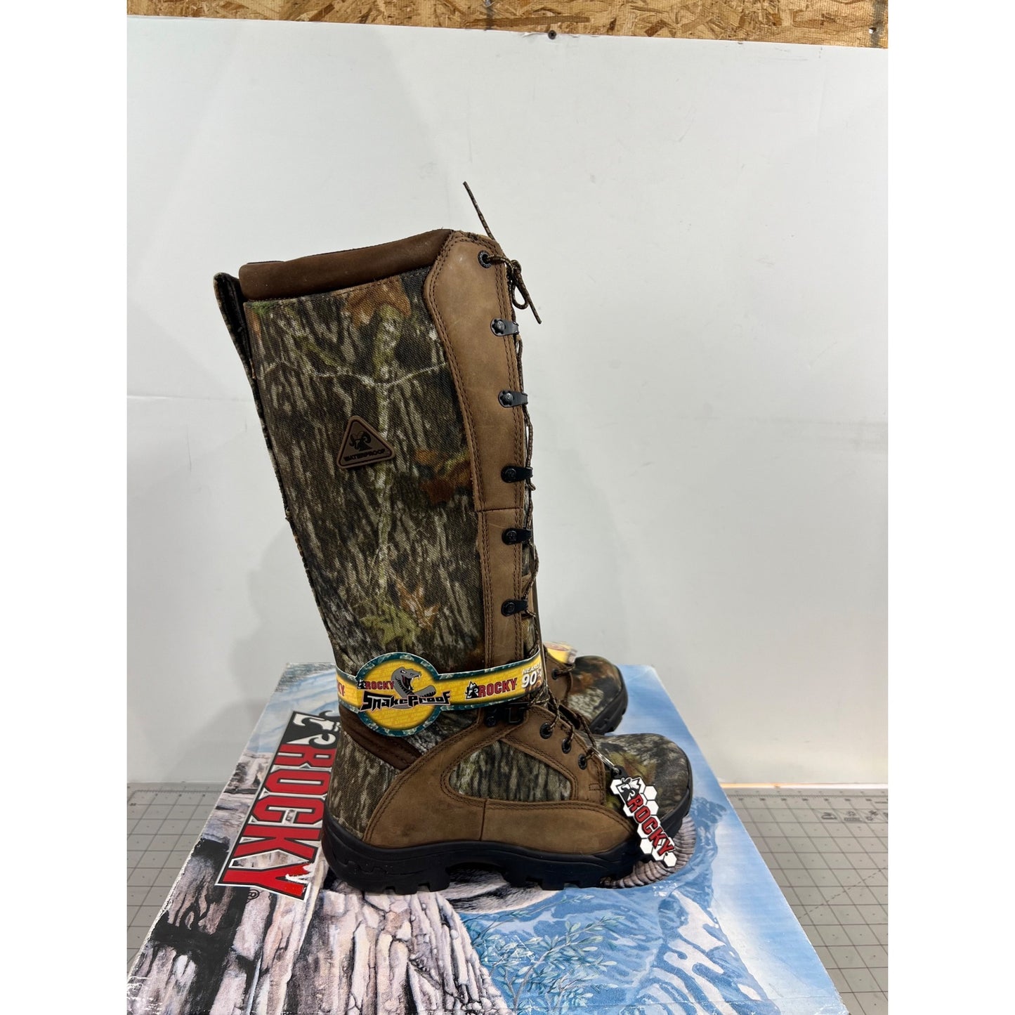 Rocky Prolight Snakeproof Boots Men’s Size Sz. 8 Waterproof Camo Hunting New